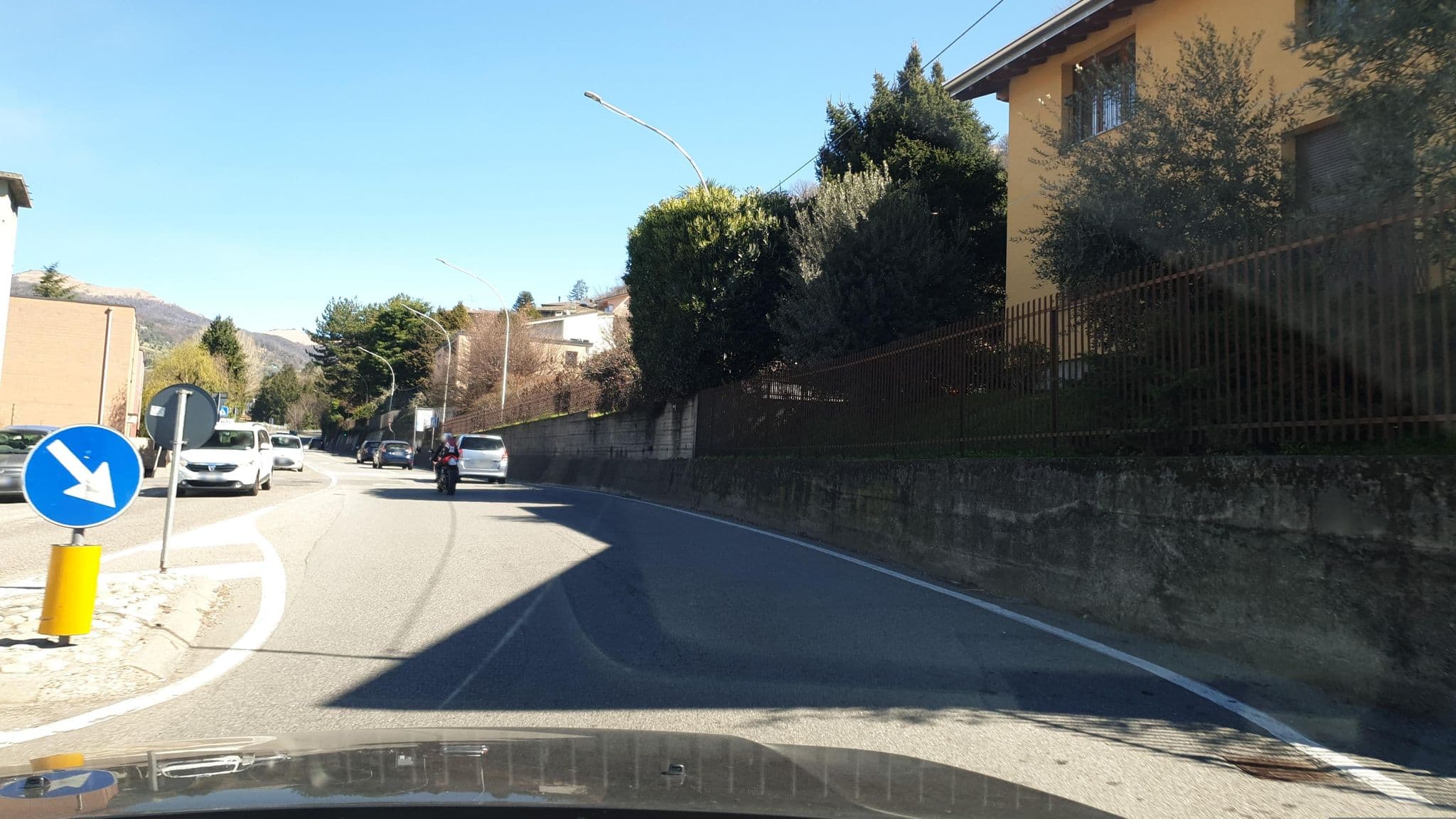 Street view near Monte Goj Apartments, Lipomo — © yannakis (CC BY-SA · Mapillary)