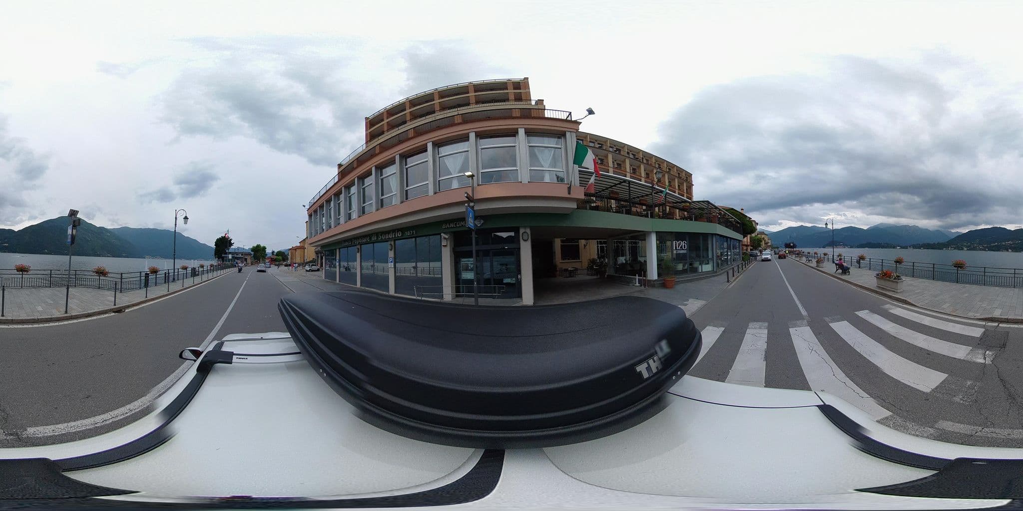 Street view near Hotel Bazzoni, Tremezzo — © chrisbeddow (CC BY-SA · Mapillary)
