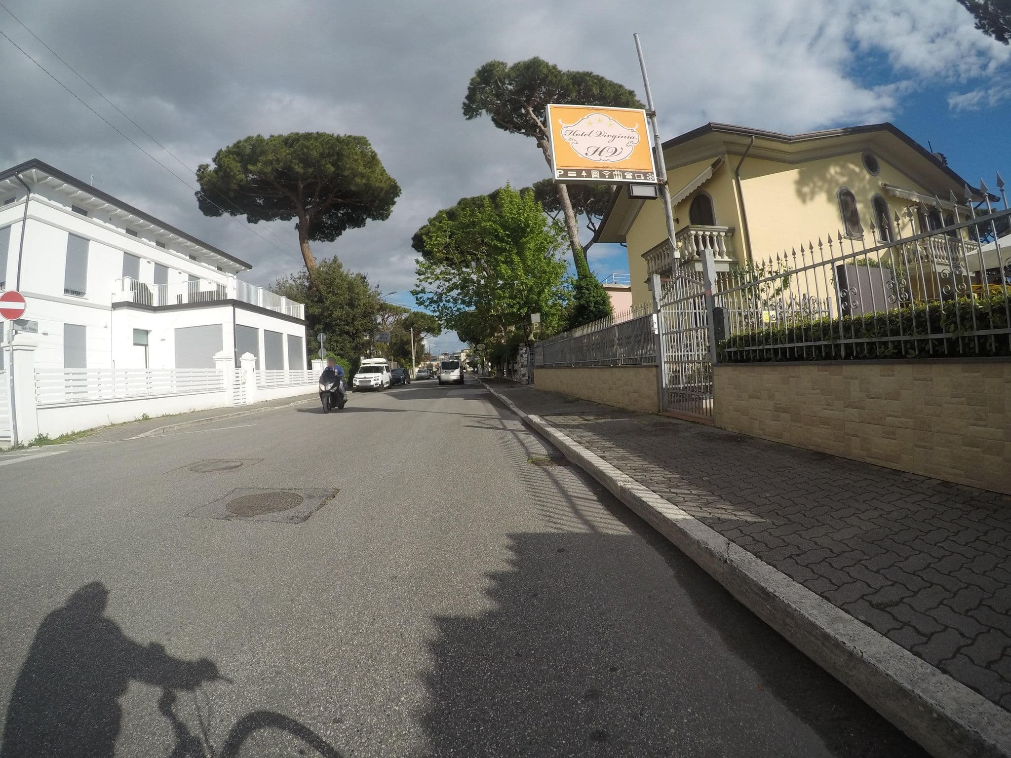 Street view near Casamare Gianluca, Marina di Massa — © cxc (CC BY-SA · Mapillary)