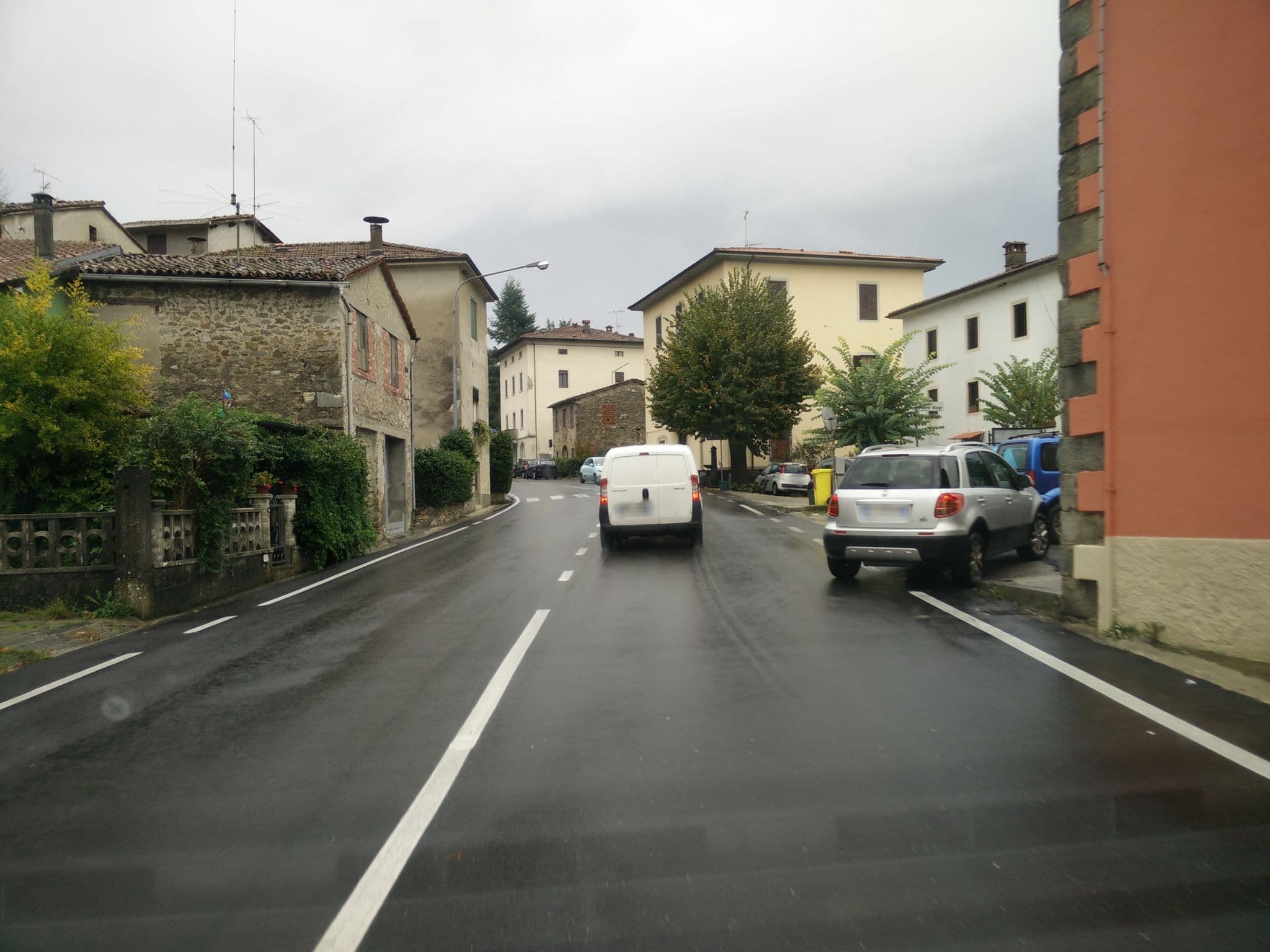 Street view near La Pergola, Barga — © joostjakob (CC BY-SA · Mapillary)