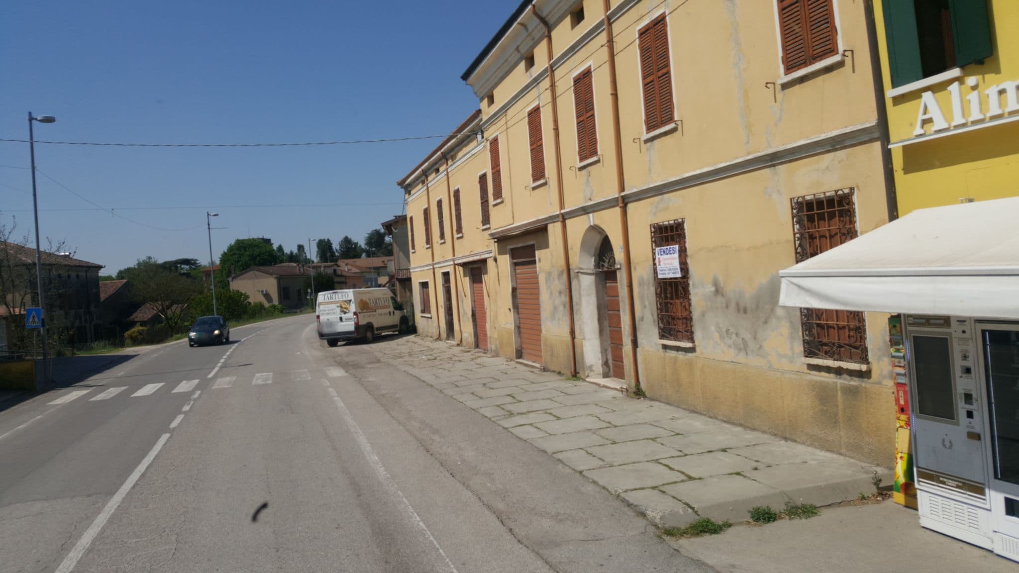 Street view near Hotel Passacor di Zambon Marisa & C. SNC, Bergantino — © klimakas (CC BY-SA · Mapillary)