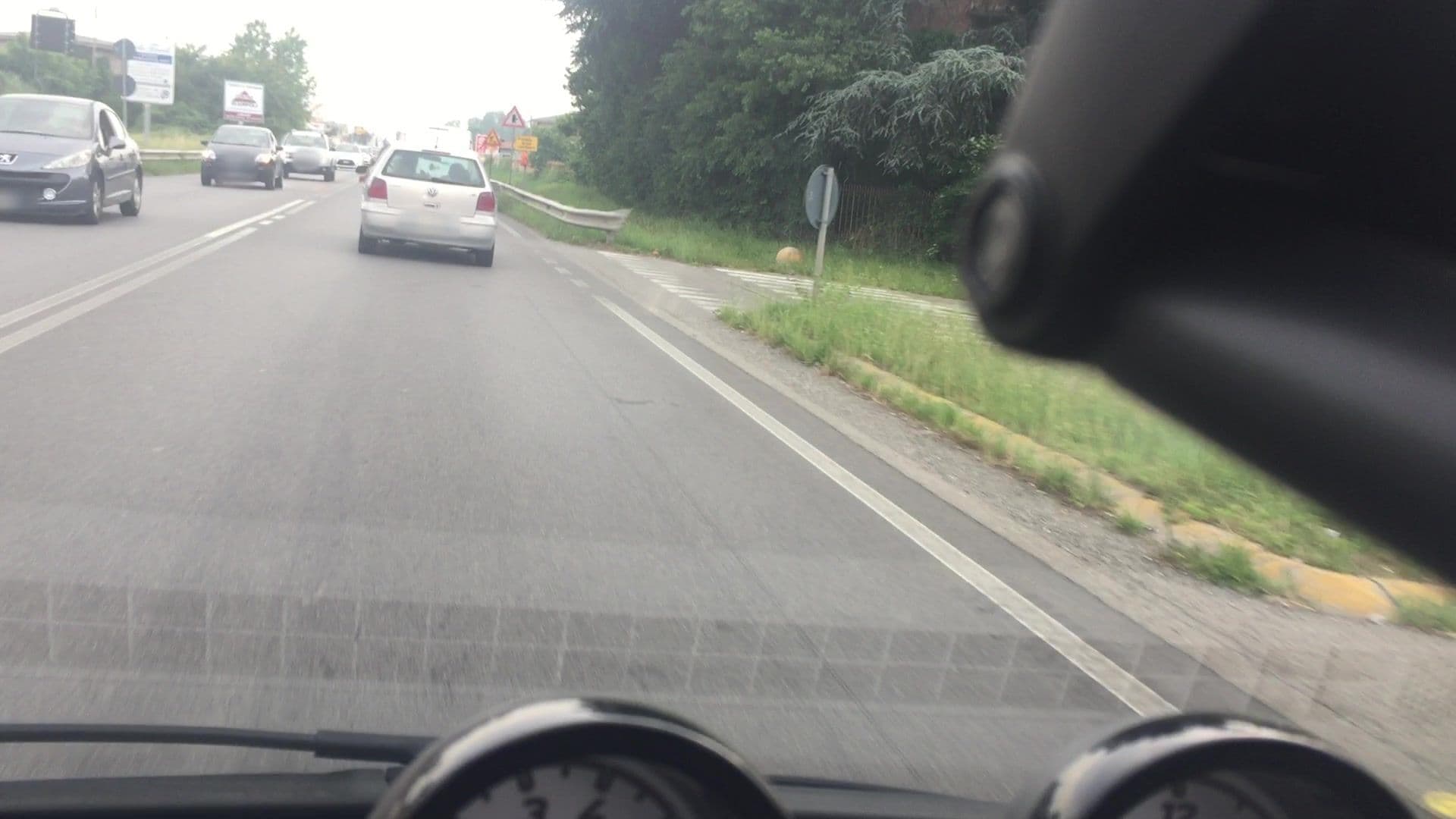 Street view near Hotel Continental, Osio Sotto — © lvl5 (CC BY-SA · Mapillary)