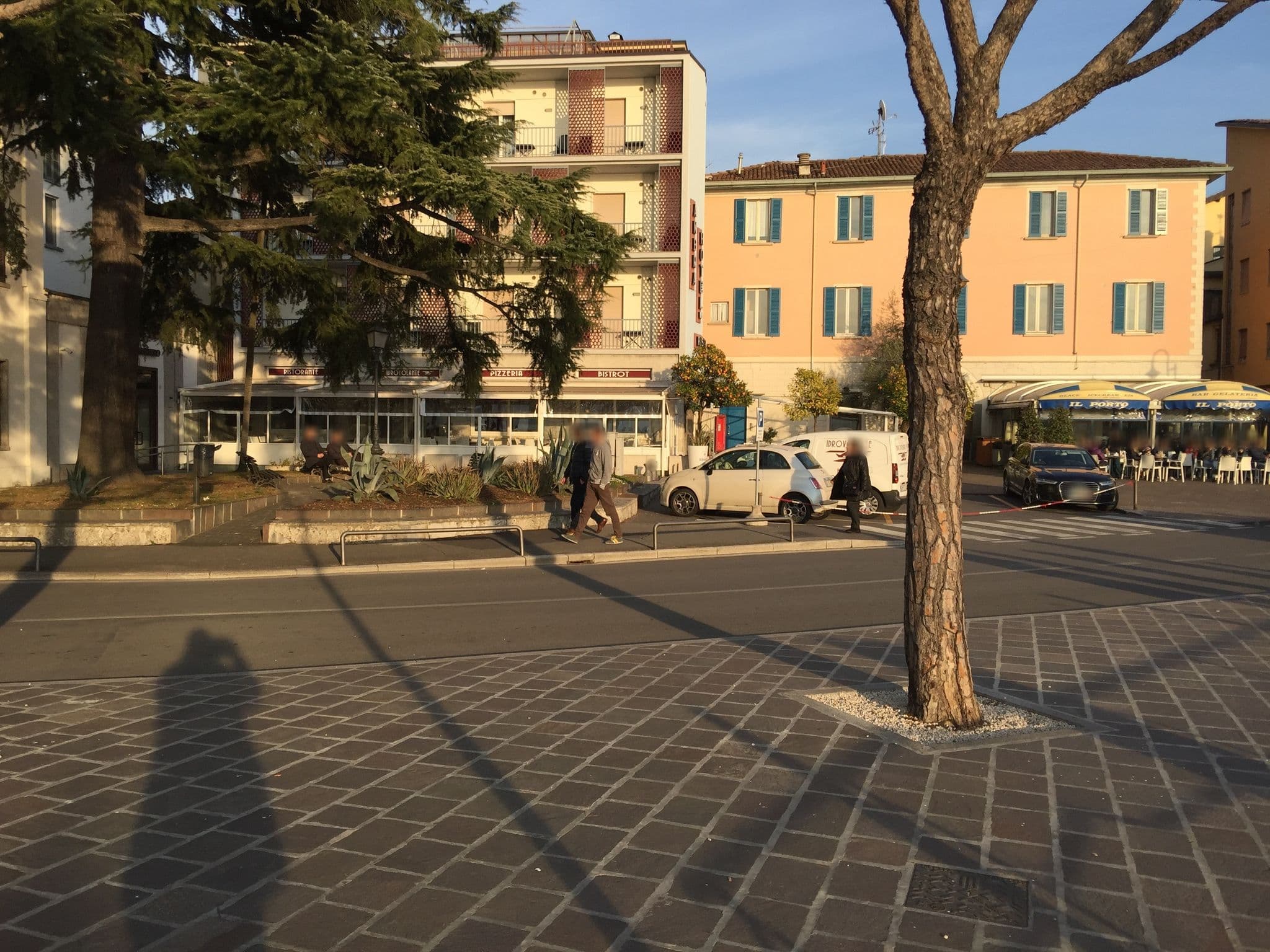 Street view near Hotel Ambra Iseo, Iseo — © xdu (CC BY-SA · Mapillary)