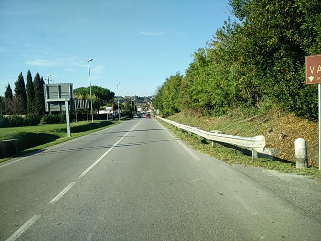 Street view near La Bell' Italia SRL Unipersonale, Padenghe sul Garda — © joostjakob (CC BY-SA · Mapillary)