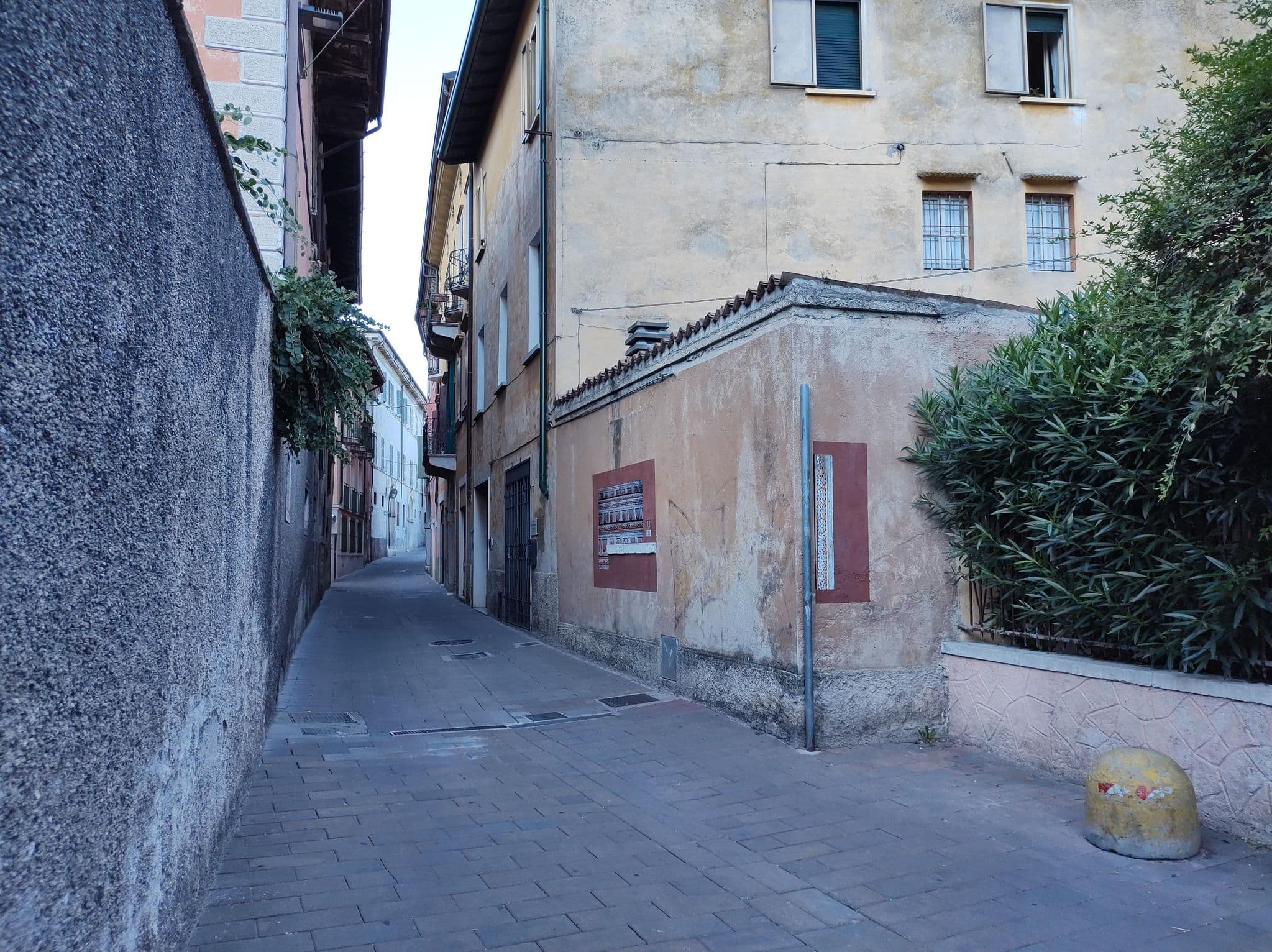 Street view near Hotel Giardino, Toscolano Maderno — © thetornado76 (CC BY-SA · Mapillary)