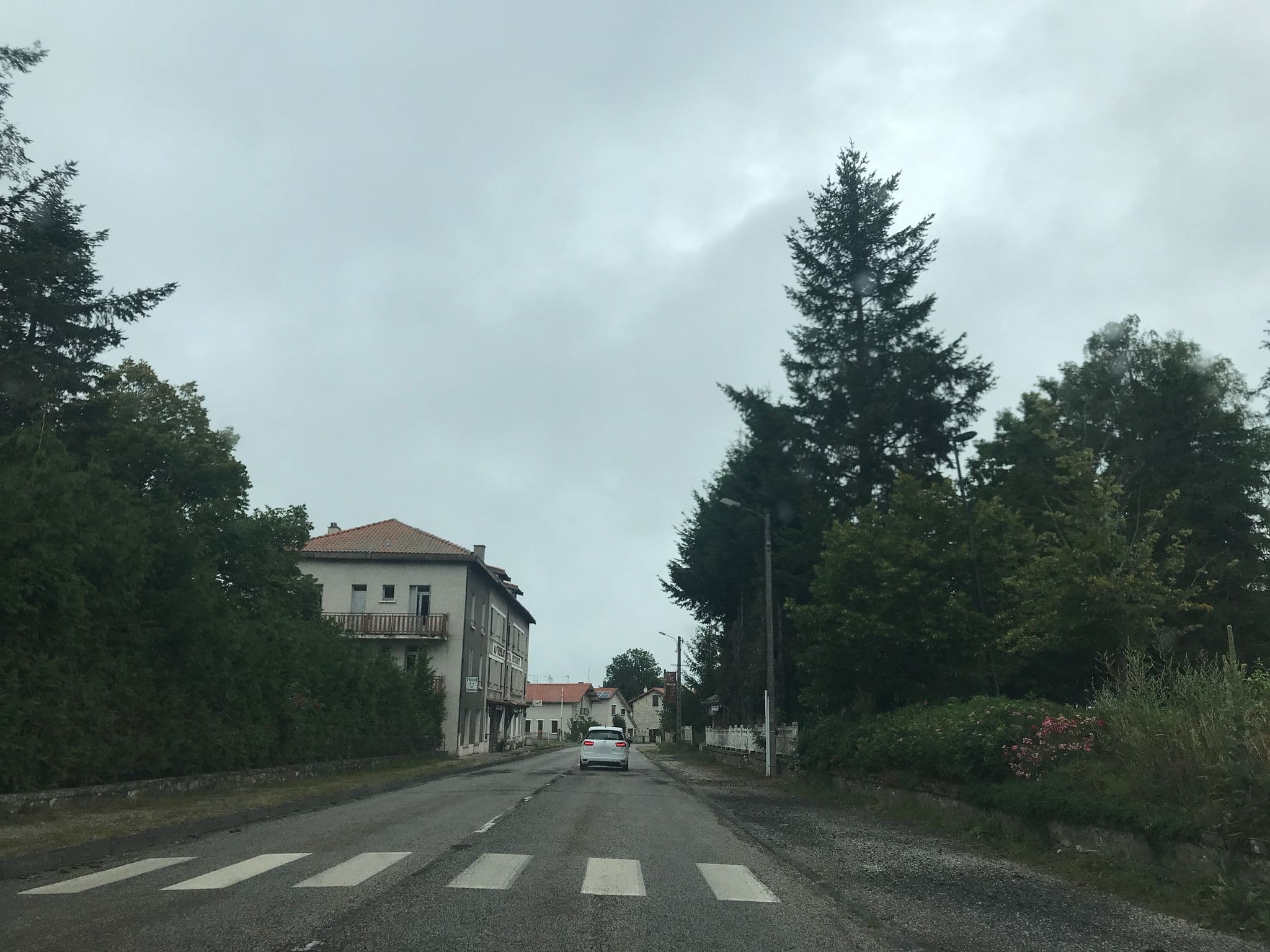 Street view near Accueil camping-cars à La Chaise-Dieu, Fontannes — © fpm (CC BY-SA · Mapillary)