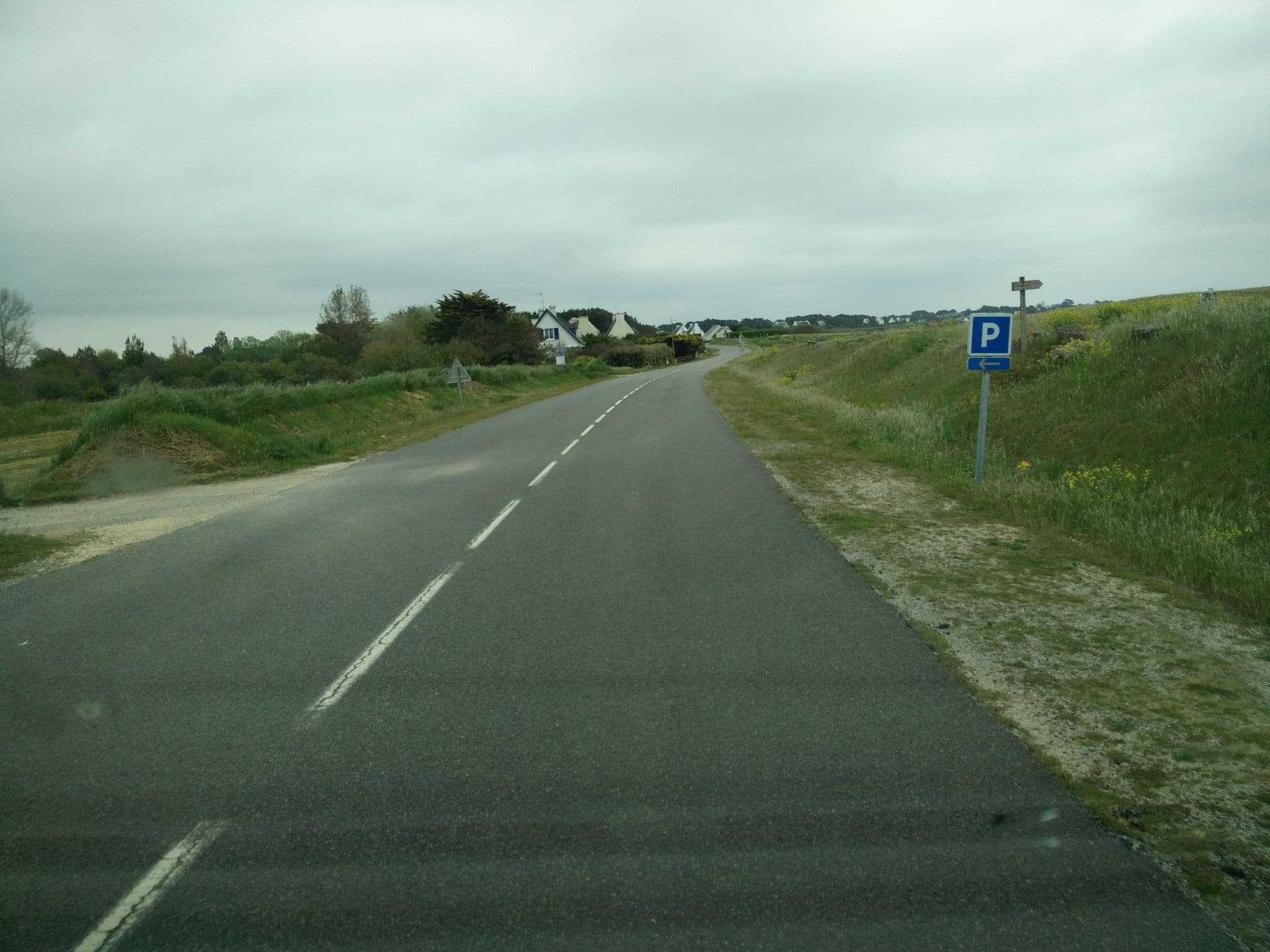 Street view near Aire de Don, Névez — © joostjakob (CC BY-SA · Mapillary)