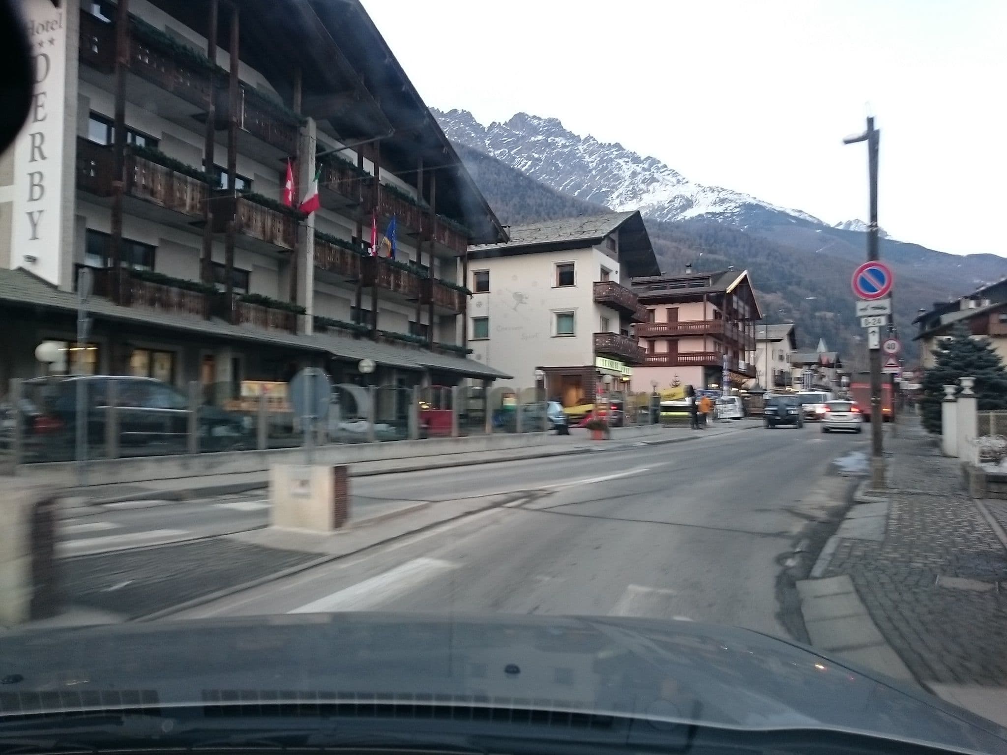 Street view near Hotel Passo Stelvio SRL, Bormio — © voschix (CC BY-SA · Mapillary)