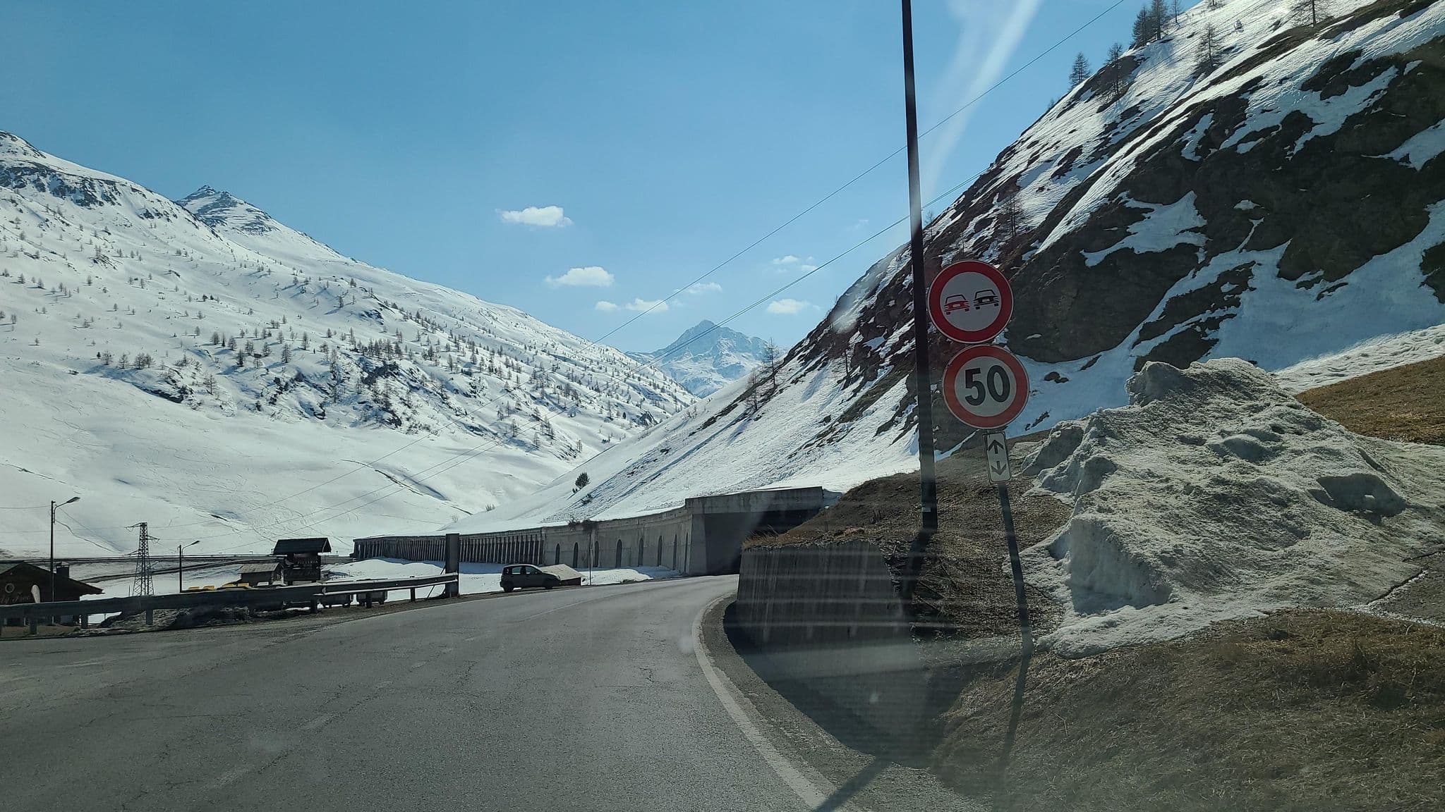 Street view near Hotel La Colombina, Livigno — © chrisbeddow (CC BY-SA · Mapillary)