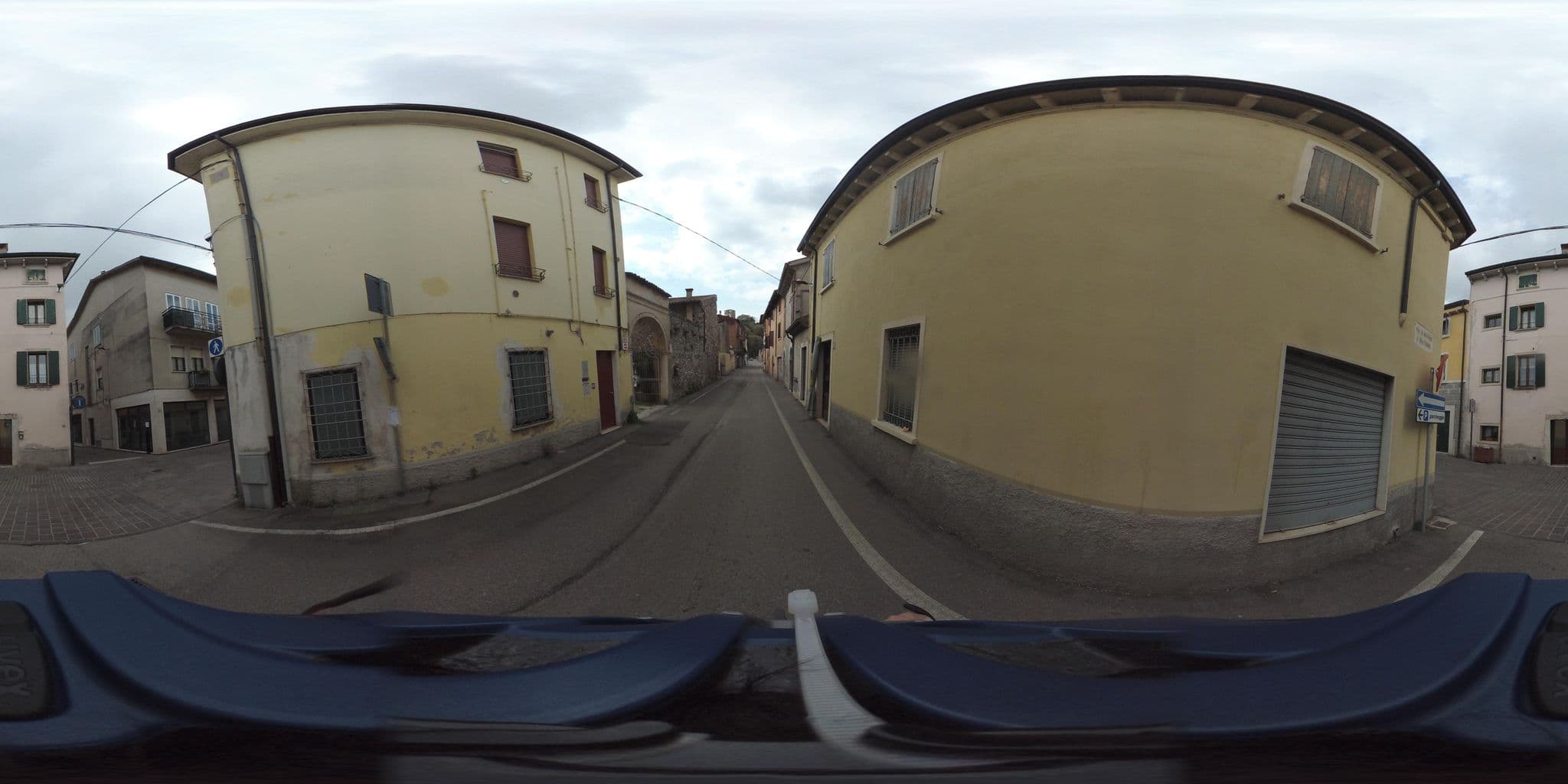 Street view near Hotel Ristorante Caminetto, Monzambano — © giubar (CC BY-SA · Mapillary)