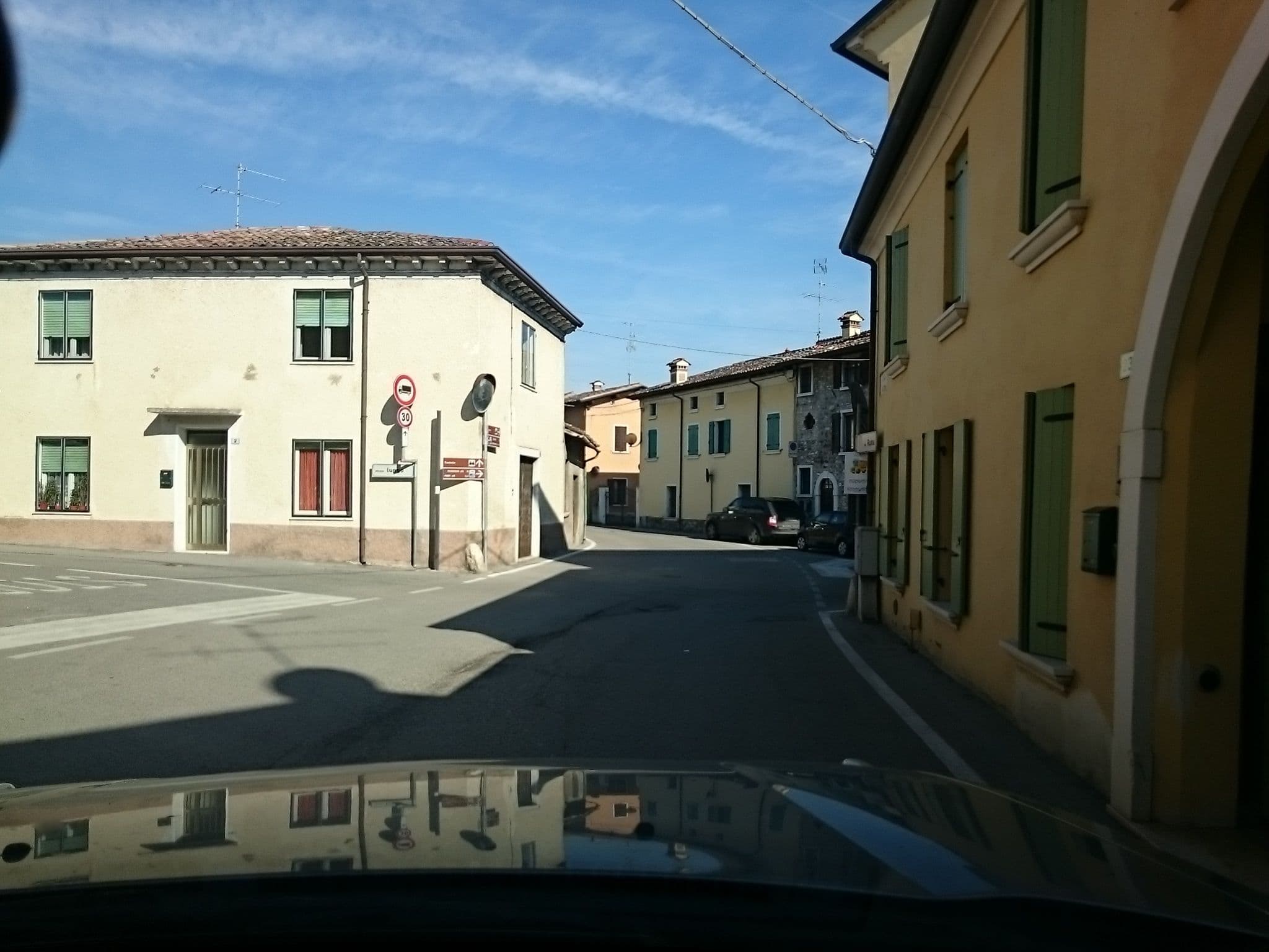 Street view near Locanda così com'era, Monzambano — © voschix (CC BY-SA · Mapillary)