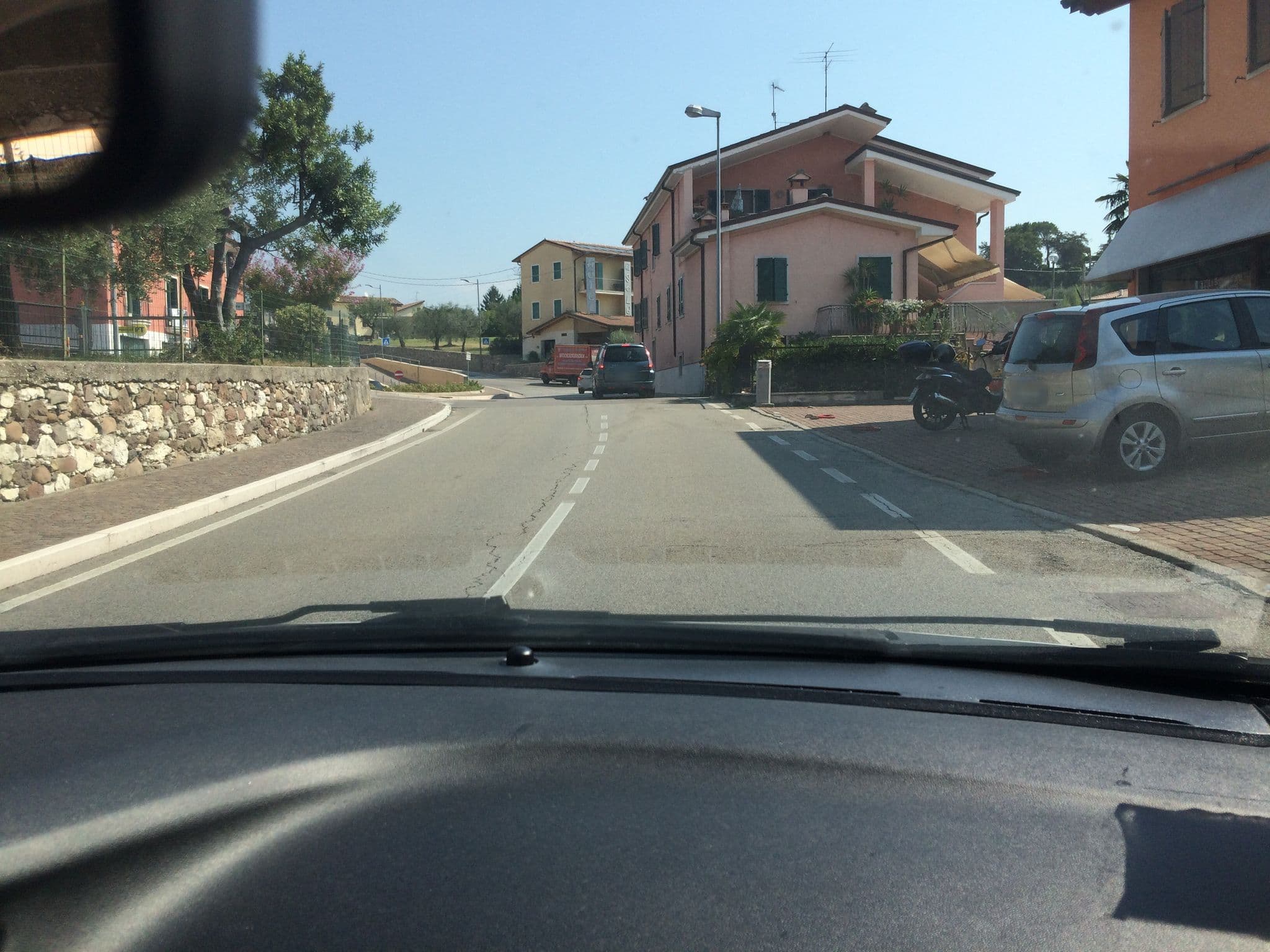 Street view near Tony Rooms & Apartments, Cavajon Veronese — © lonal (CC BY-SA · Mapillary)