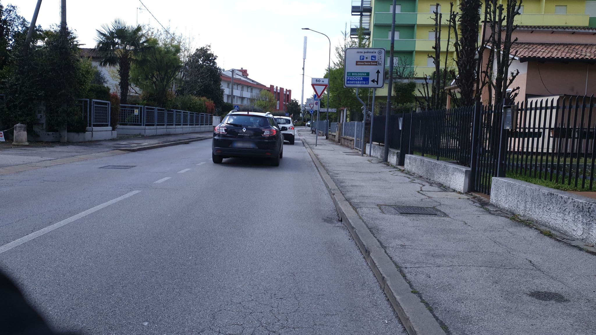 Street view near Albergo termale paradiso, Abano Terme — © voschix (CC BY-SA · Mapillary)