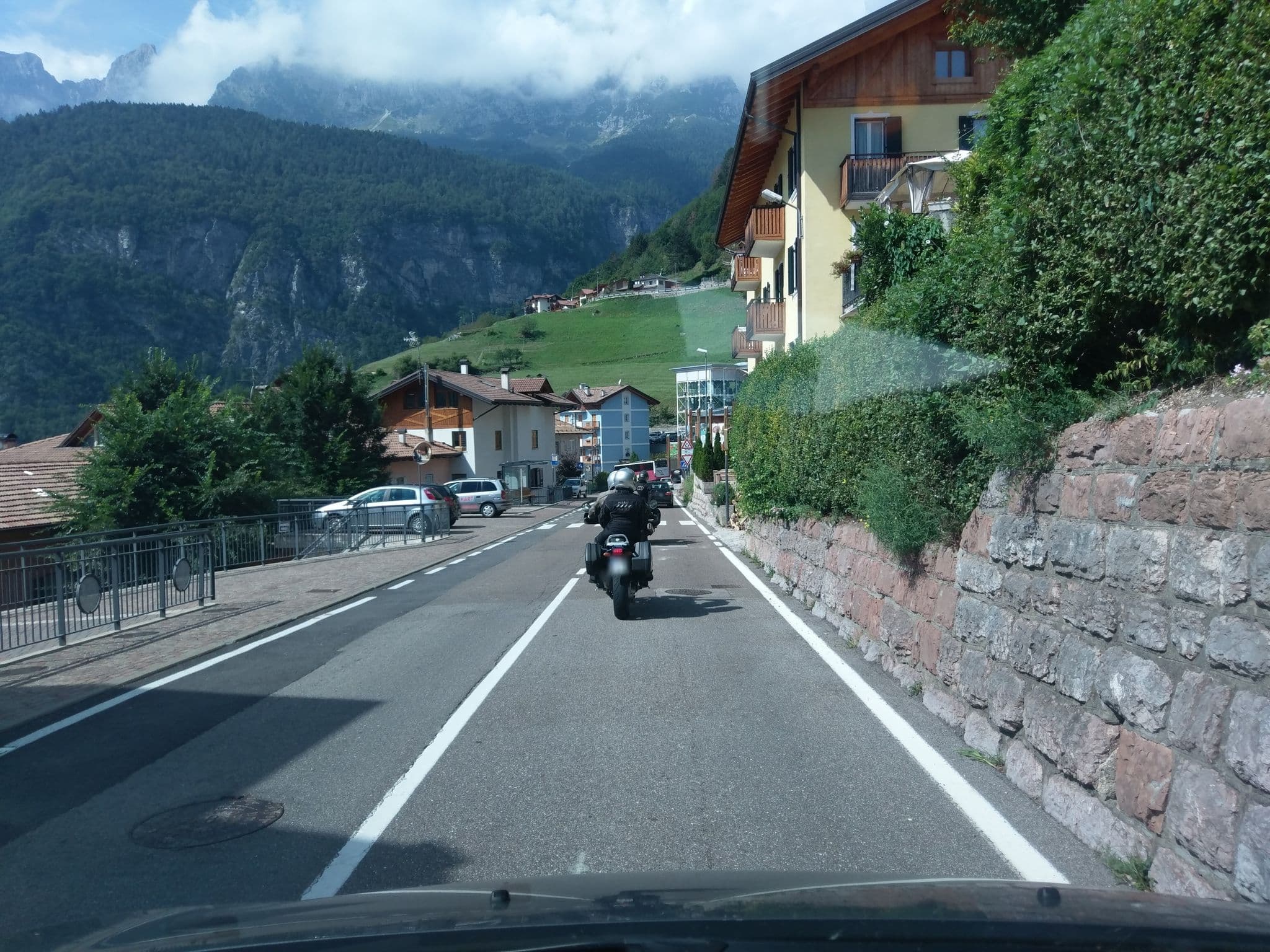 Street view near Albergo Paganella, Molveno — © bufonto (CC BY-SA · Mapillary)