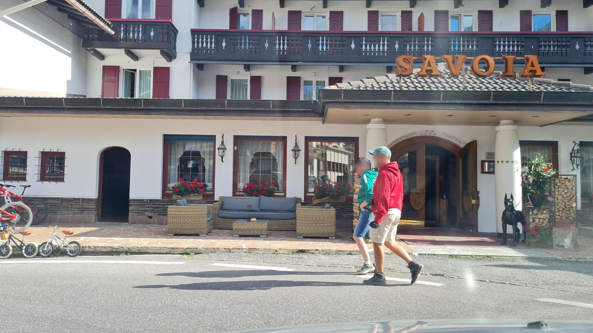 Street view near Hotel Savoia, Tonadico — © laniuscollurio (CC BY-SA · Mapillary)