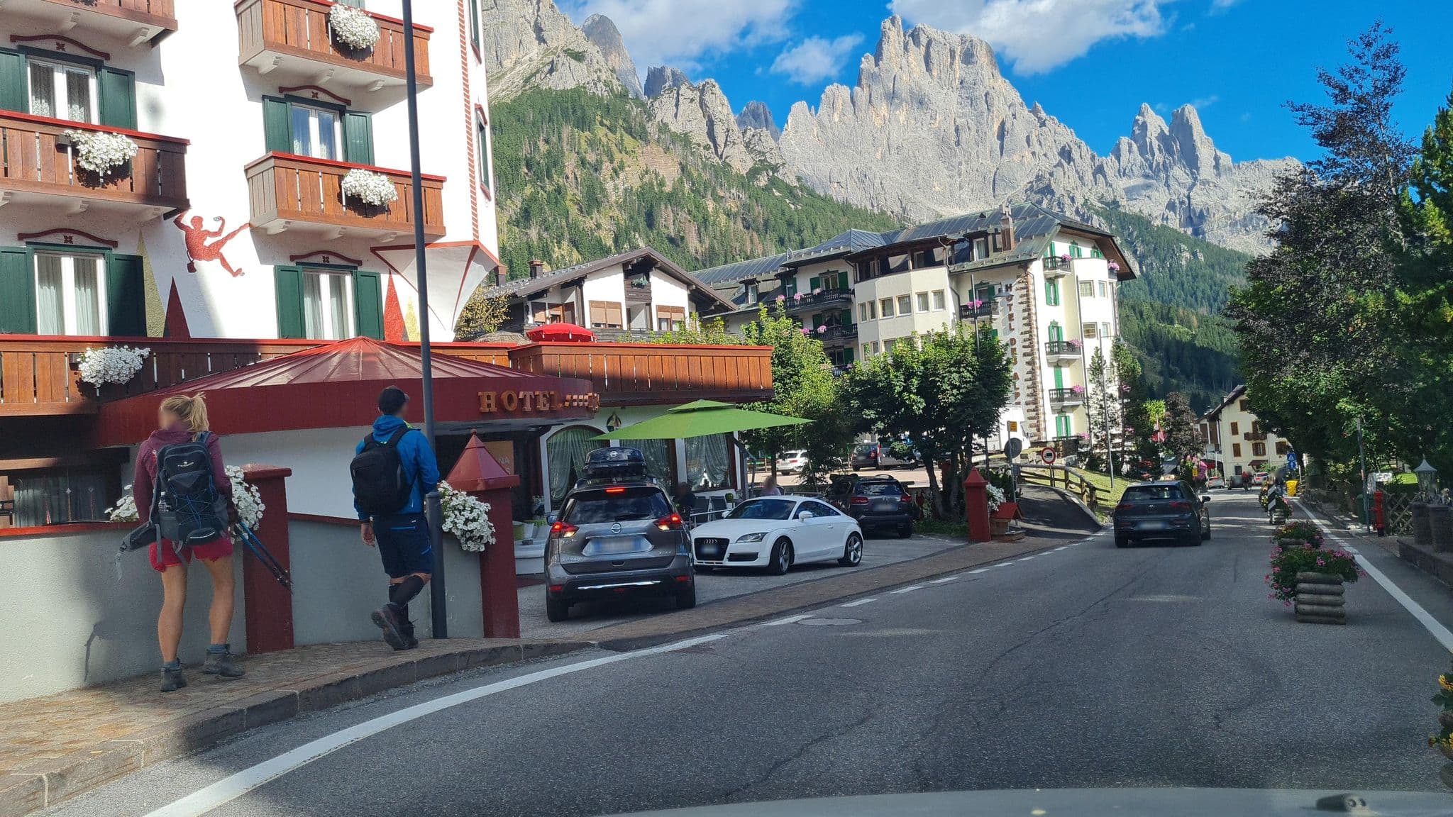 Street view near Romantik Hotel Regina, Tonadico — © laniuscollurio (CC BY-SA · Mapillary)