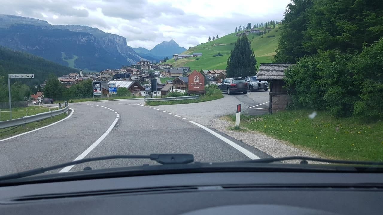 Street view near Villa Flora Mountain Lodges, Livinallongo del Col di Lana — © mik007 (CC BY-SA · Mapillary)