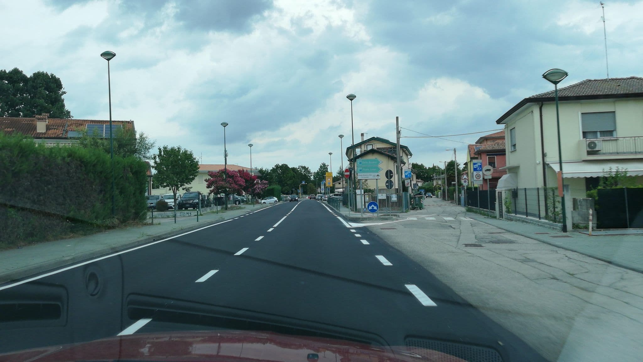 Street view near Italia Alberghi SRL, Tessera — © gzin (CC BY-SA · Mapillary)