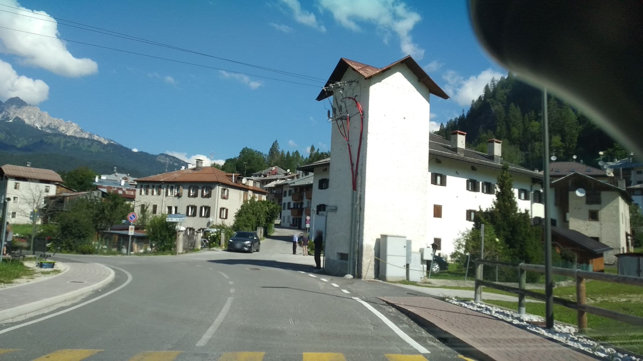Street view near Albergo Ristorante Dogana Vecchia, Valle di Cadore — © brocaloid15 (CC BY-SA · Mapillary)