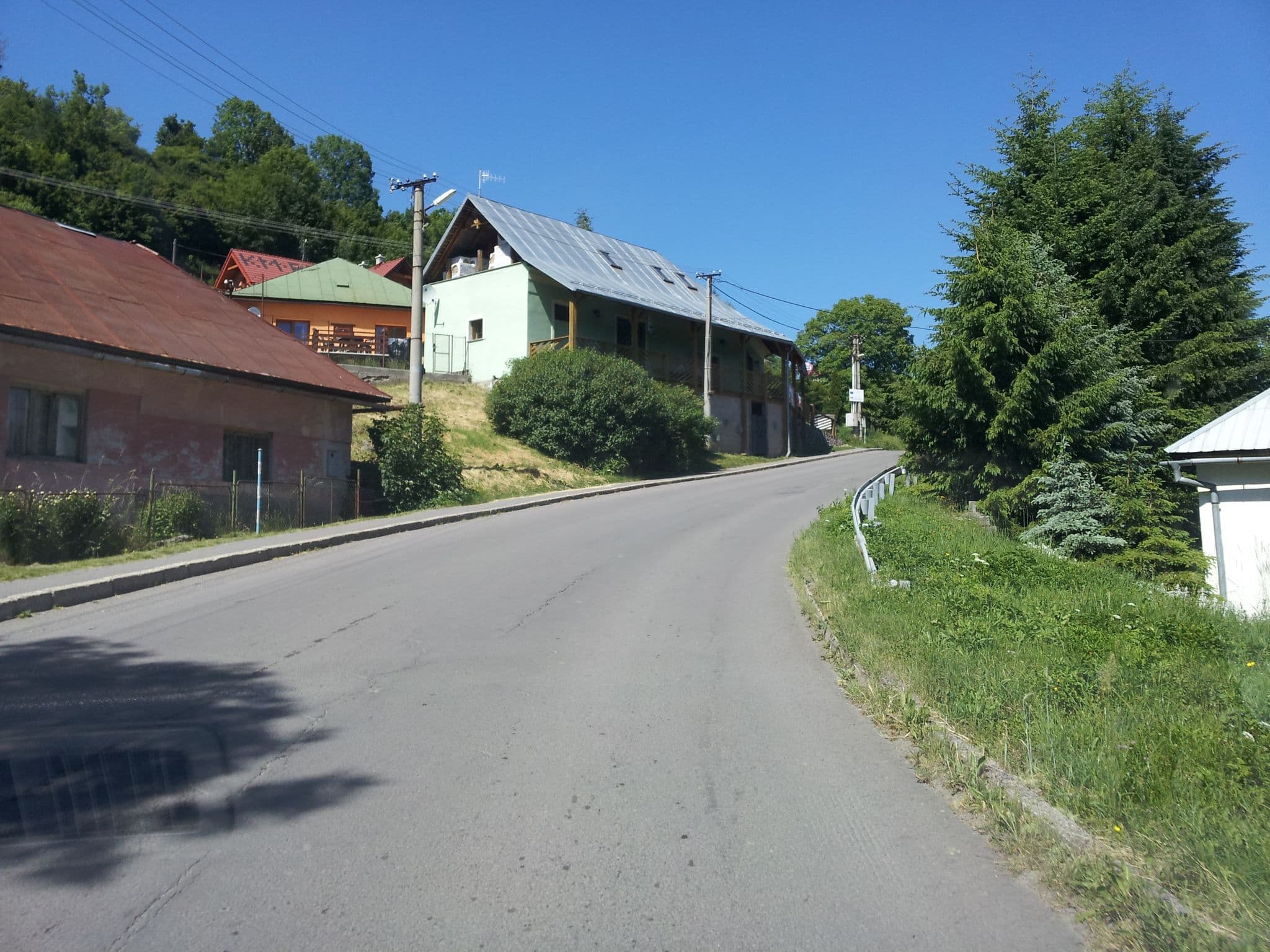 Street view near Vila Alžbeta, Banská Štiavnica — © kolesajr (CC BY-SA · Mapillary)