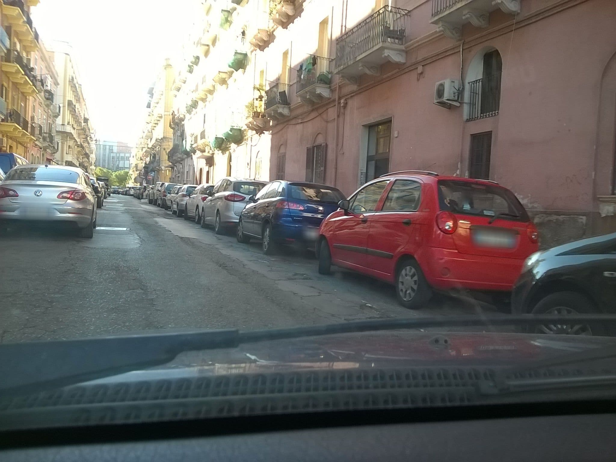 Street view near Taranto Taxi, Taranto — © giantar (CC BY-SA · Mapillary)