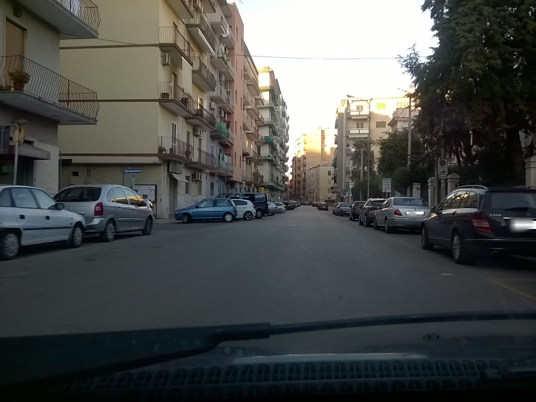 Street view near Villa Luigi XVI, Taranto — © giantar (CC BY-SA · Mapillary)