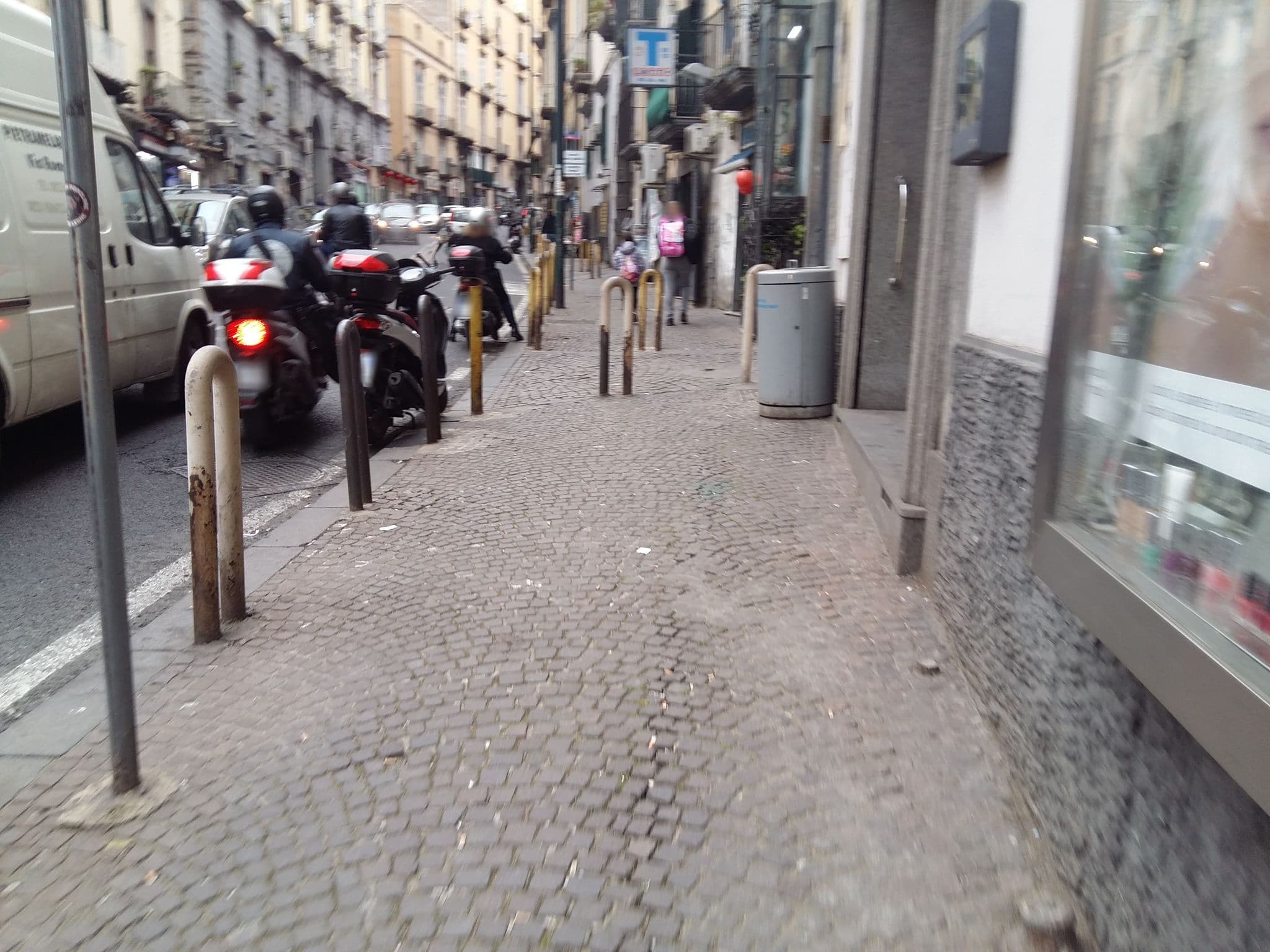 Street view near B&B Phoenix, Avvocata — © ludowyka (CC BY-SA · Mapillary)