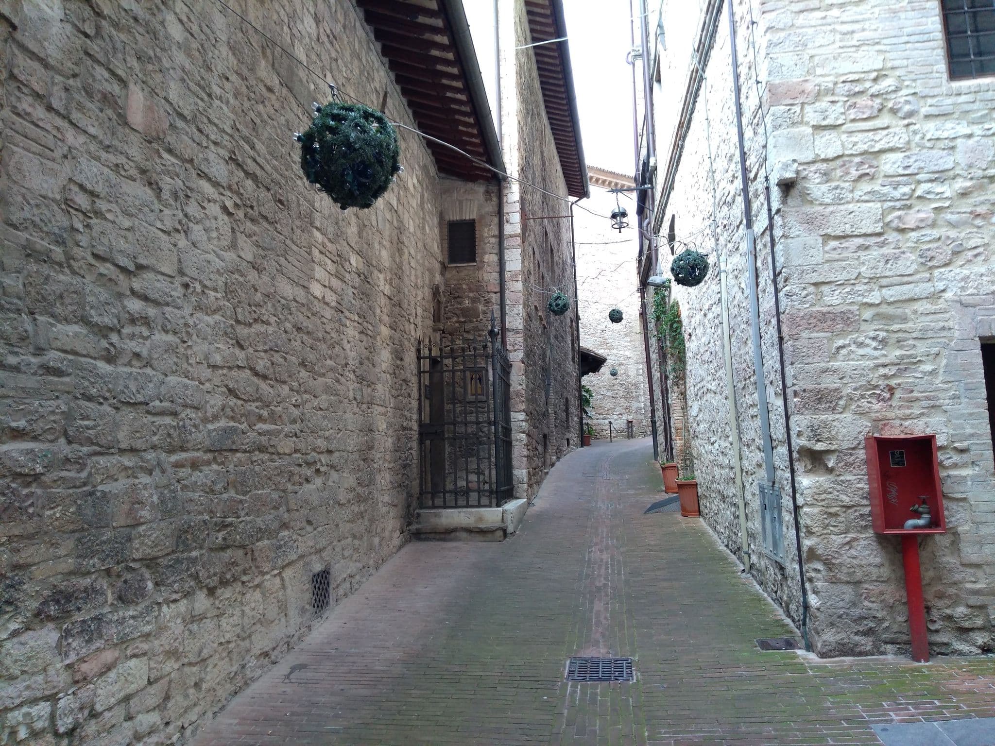 Street view near Hotel Ristorante Assisi "La Rocca", Assisi — © mircozorzo (CC BY-SA · Mapillary)