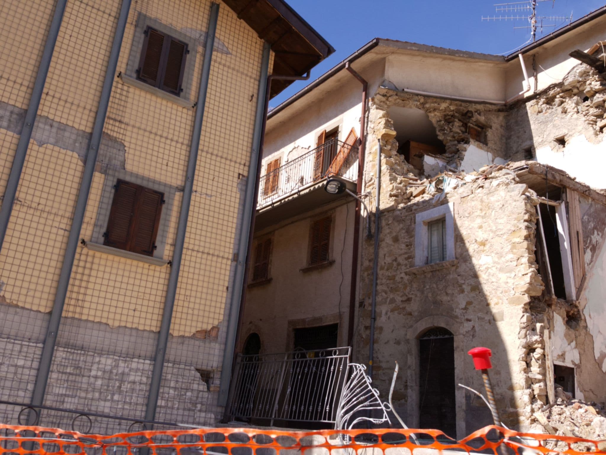 Street view near Hotel Schiavoni, Marsia — © chiccap (CC BY-SA · Mapillary)