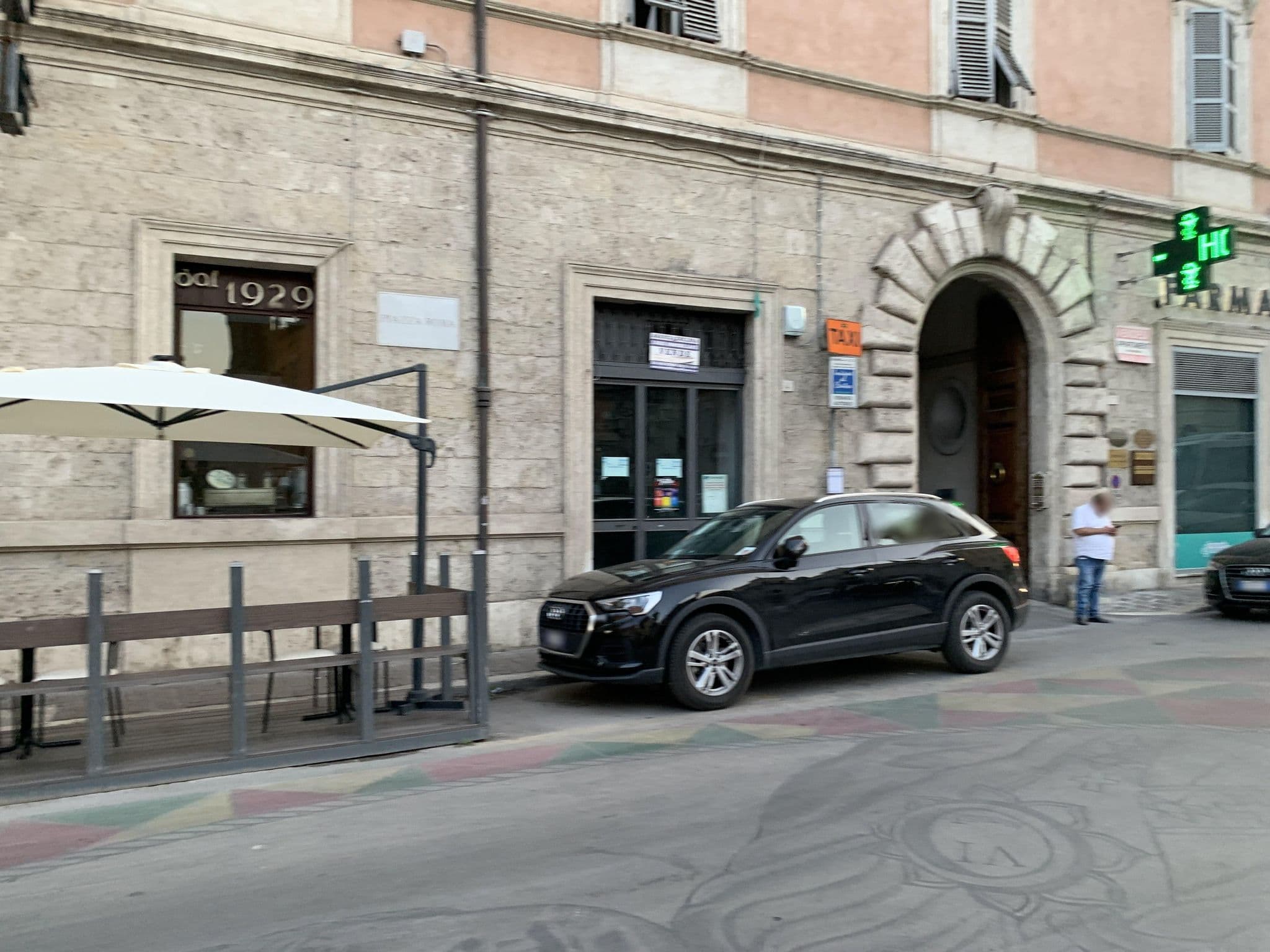 Street view near Palazzo Pascali Art Hotel, Ascoli Piceno — © robot8a (CC BY-SA · Mapillary)