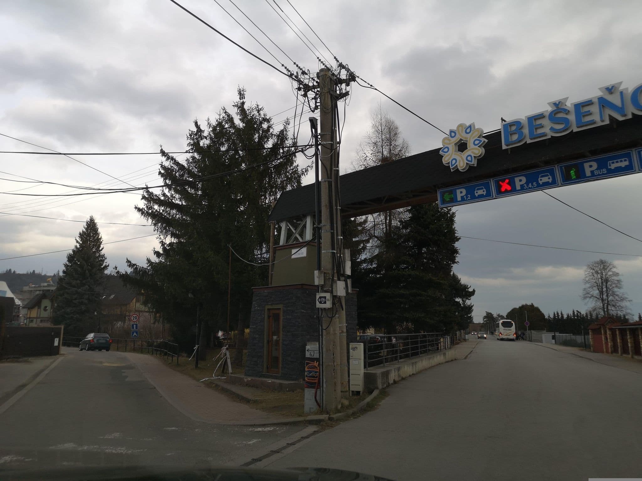 Street view near River Cottage Bešeňová, Lúčky — © moon4 (CC BY-SA · Mapillary)