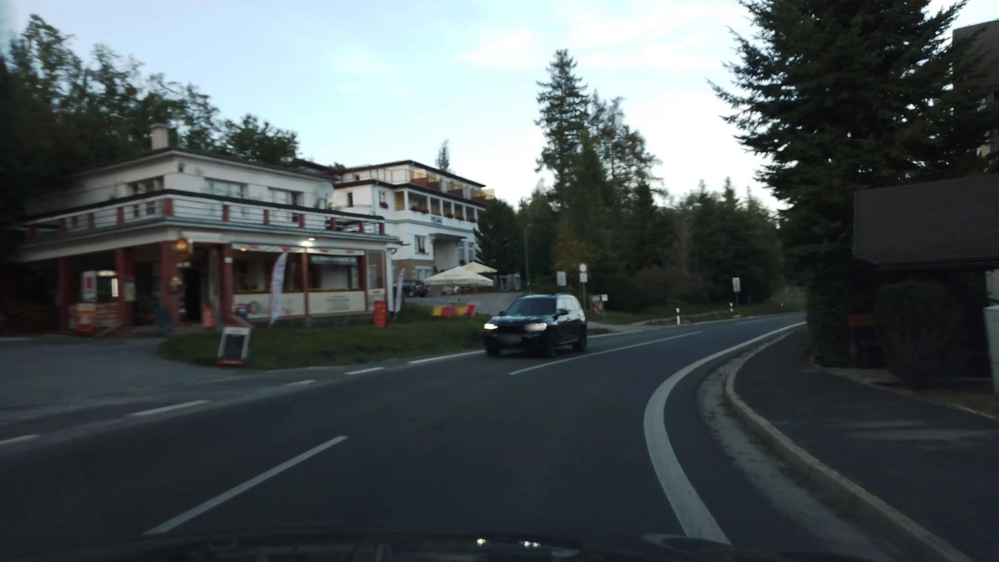 Street view near Poľská krčma, Vysoké Tatry — © czecko (CC BY-SA · Mapillary)