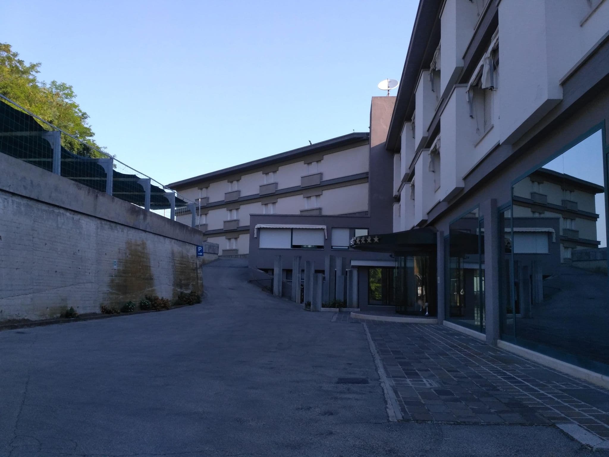 Street view near Hotel Capoest, Gabicce Mare — © folini (CC BY-SA · Mapillary)