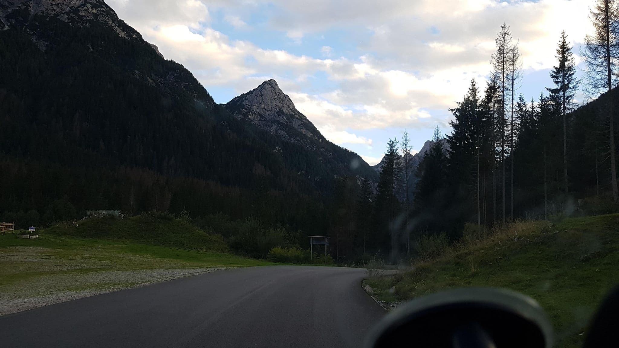 Street view near Val Visdende Casanova, Sappada — © igorzo (CC BY-SA · Mapillary)