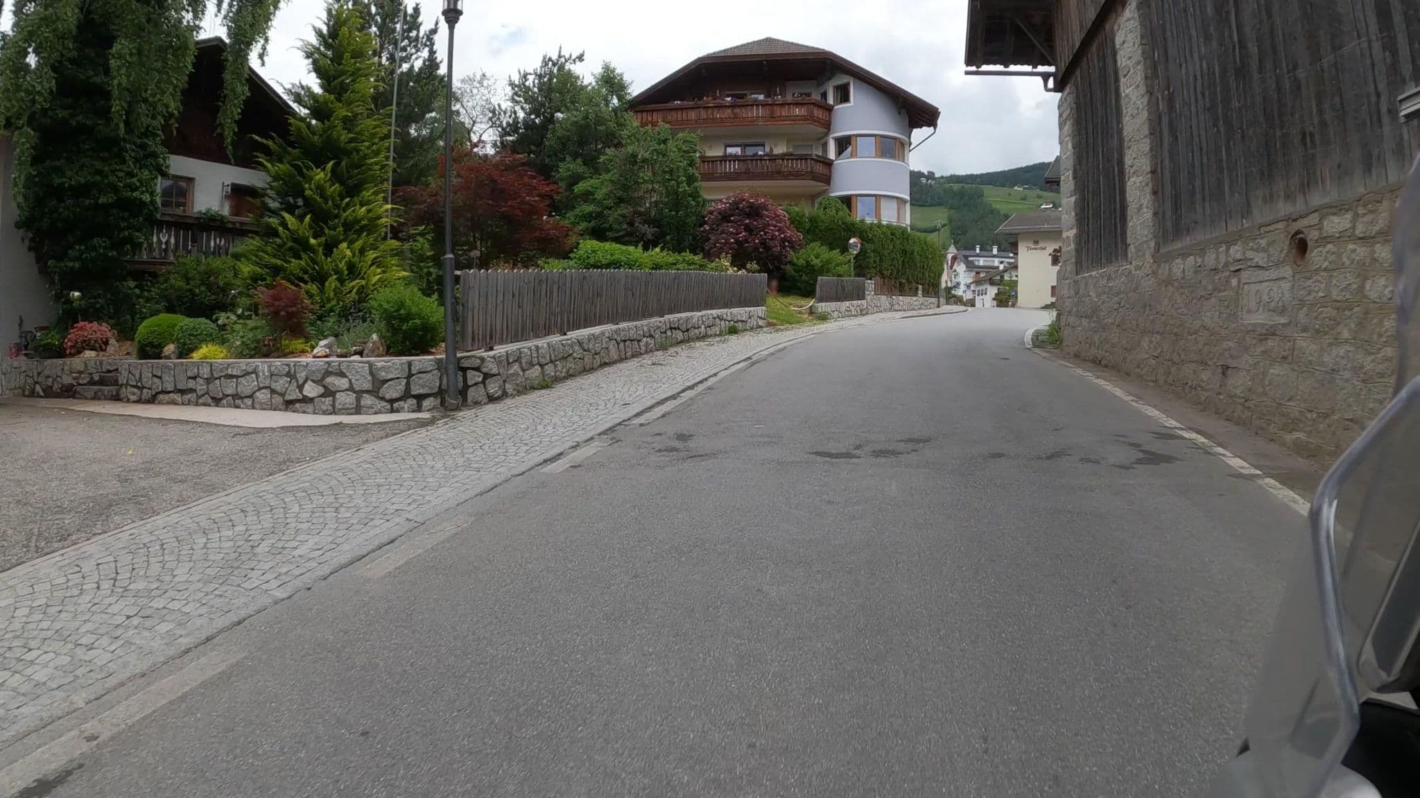Street view near kindevreugd nauders place, Rodengo - Rodeneck — © crami (CC BY-SA · Mapillary)