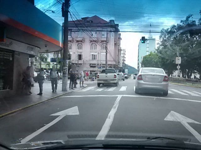 Street view near Itaimbé Palace Hotel, Santa Maria — © pingflood (CC BY-SA · Mapillary)