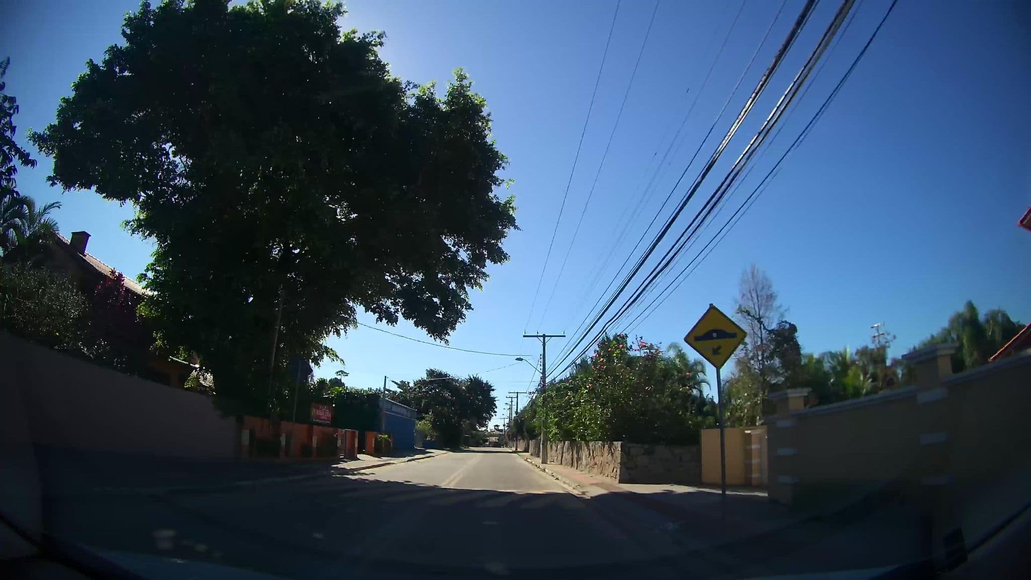 Street view near Ro Hostel, Rio Tavares — © marciosampaio (CC BY-SA · Mapillary)