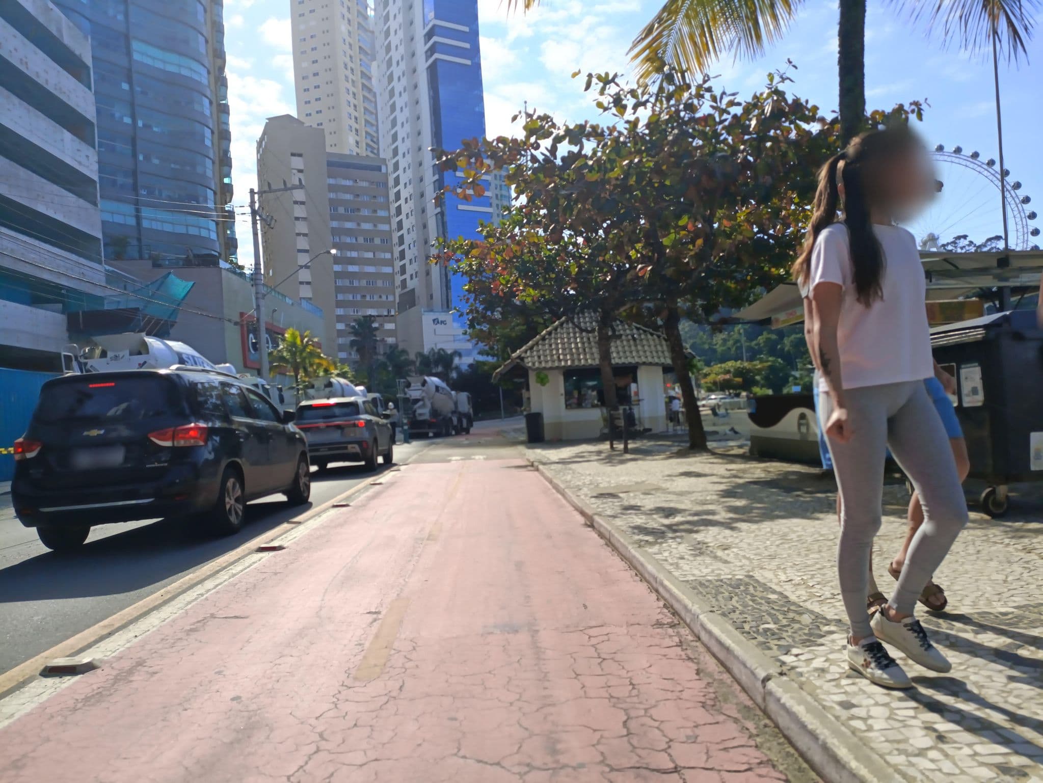 Street view near San Remo Hotel, Balneário Camboriú — © ags1968 (CC BY-SA · Mapillary)