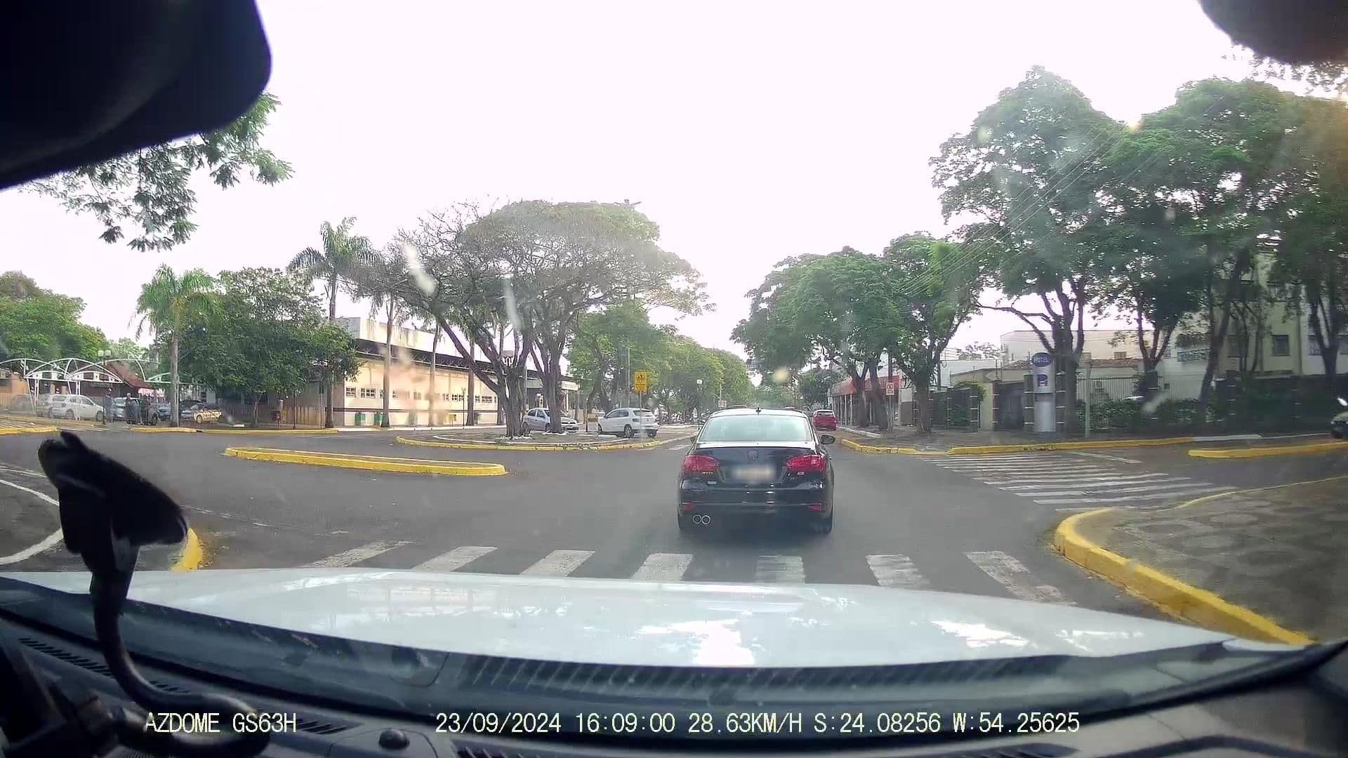 Street view near Hotel Palace, Terra Roxa — © jaderbavaresco (CC BY-SA · Mapillary)