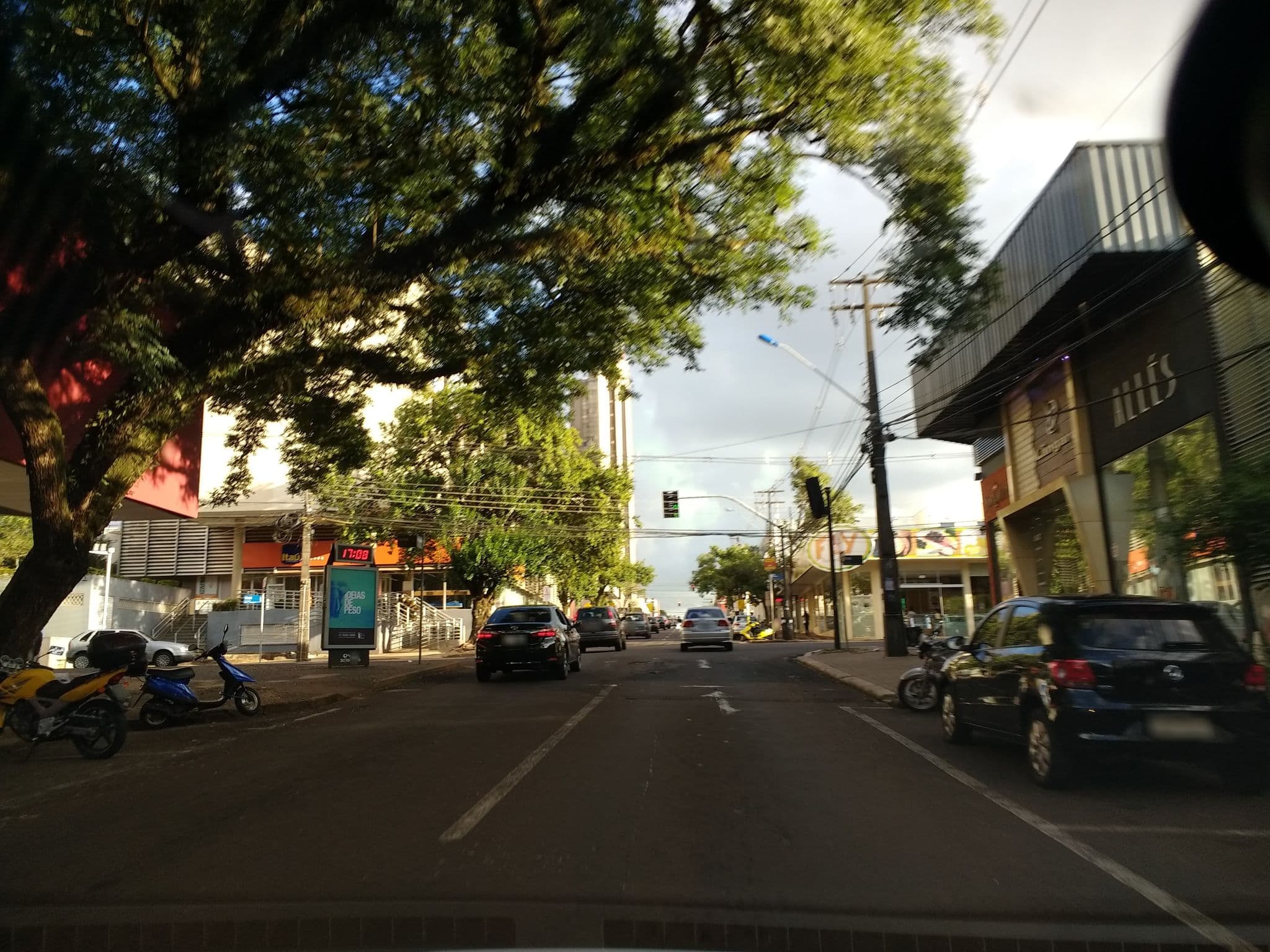 Street view near Hotel Plaza Cascavel, Cascavel — © lageano (CC BY-SA · Mapillary)