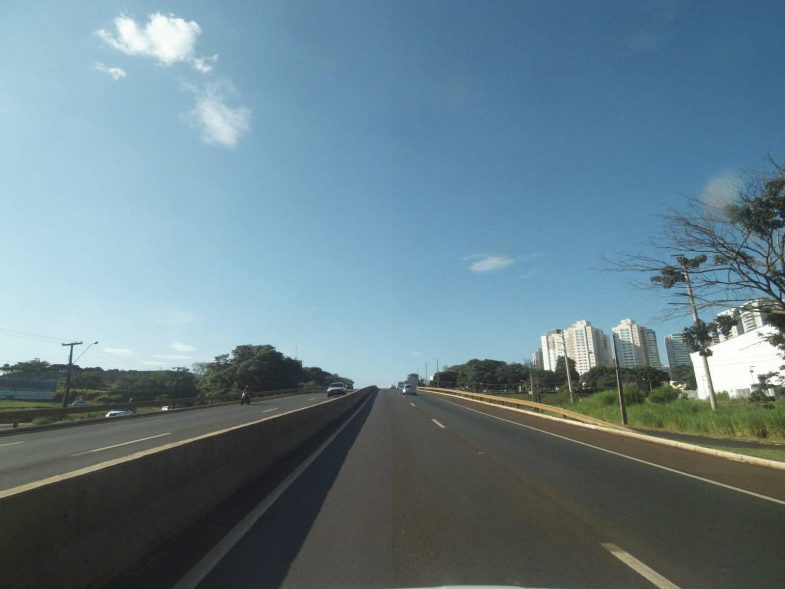 Street view near Suíte 103 Hotel Villalba Londrina, Londrina — © projevias (CC BY-SA · Mapillary)