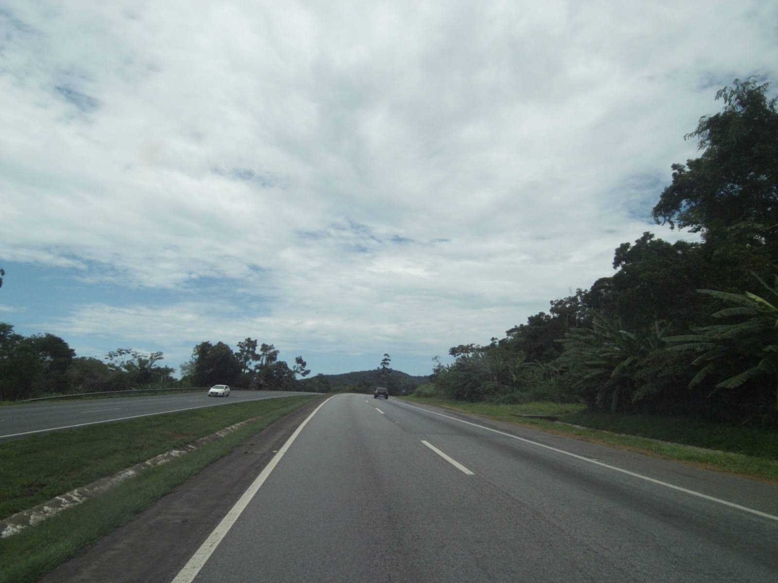 Street view near Over the Hills and Far Away, Antonina — © projevias (CC BY-SA · Mapillary)