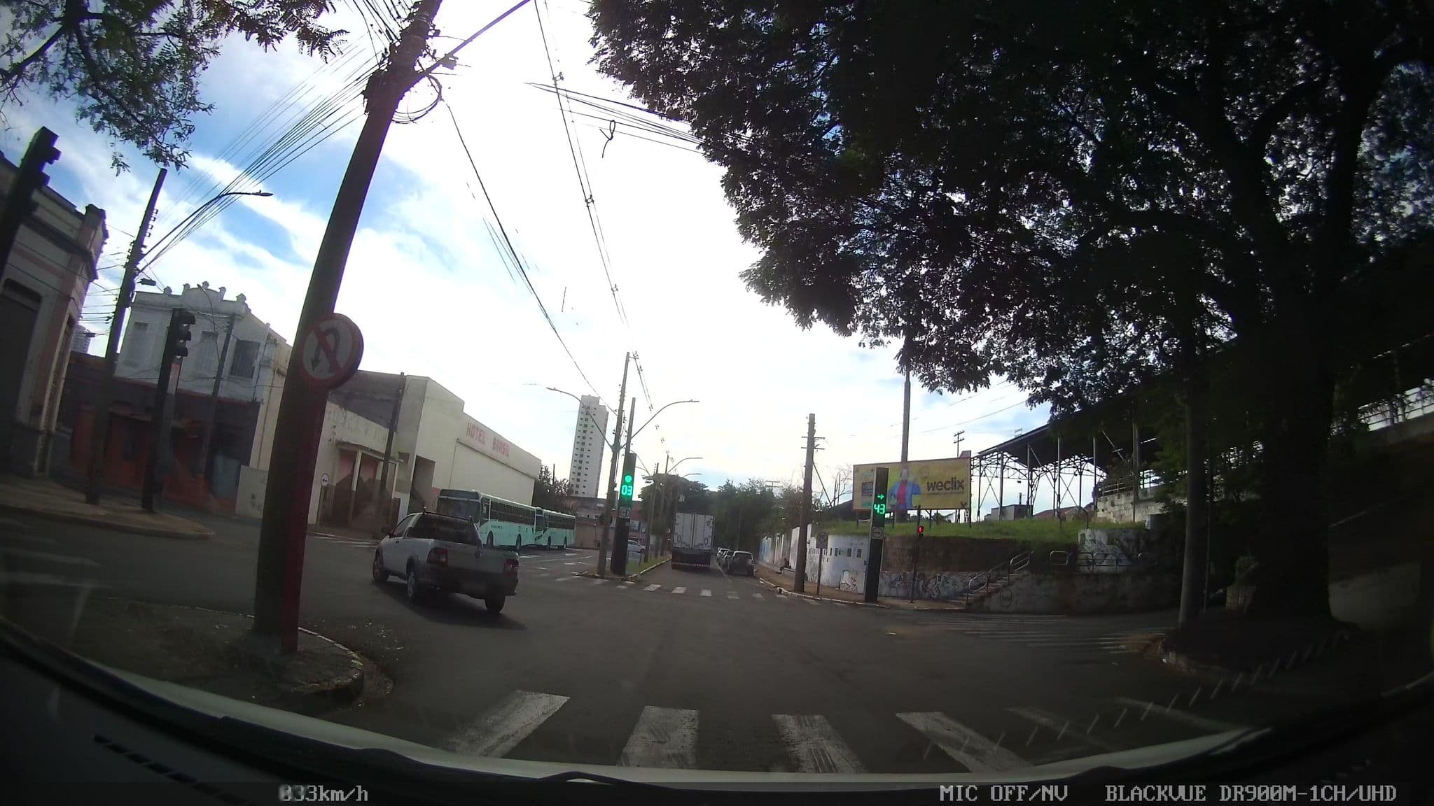 Street view near Hotel Vitória, Araraquara — © kaart5 (CC BY-SA · Mapillary)