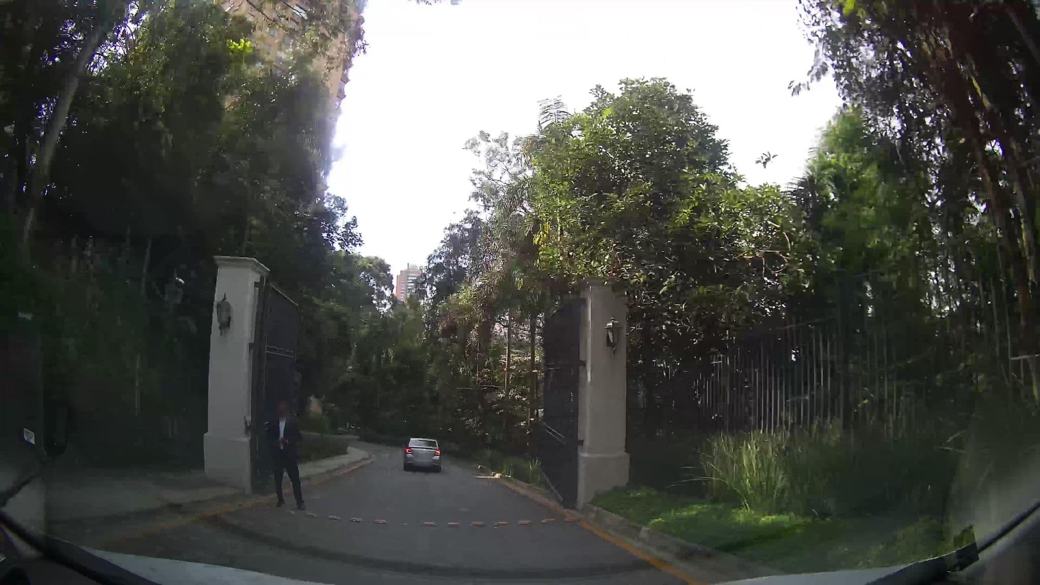 Street view near Obras Palácio Tangará, Vila Andrade — © marciosampaio (CC BY-SA · Mapillary)