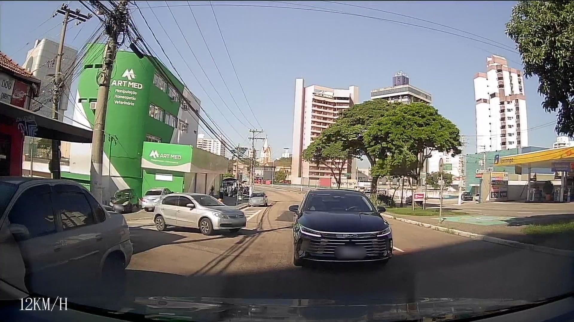 Street view near Summit Suítes Hotel Jundiaí, Jundiaí — © WoL4p7oR (CC BY-SA · Mapillary)