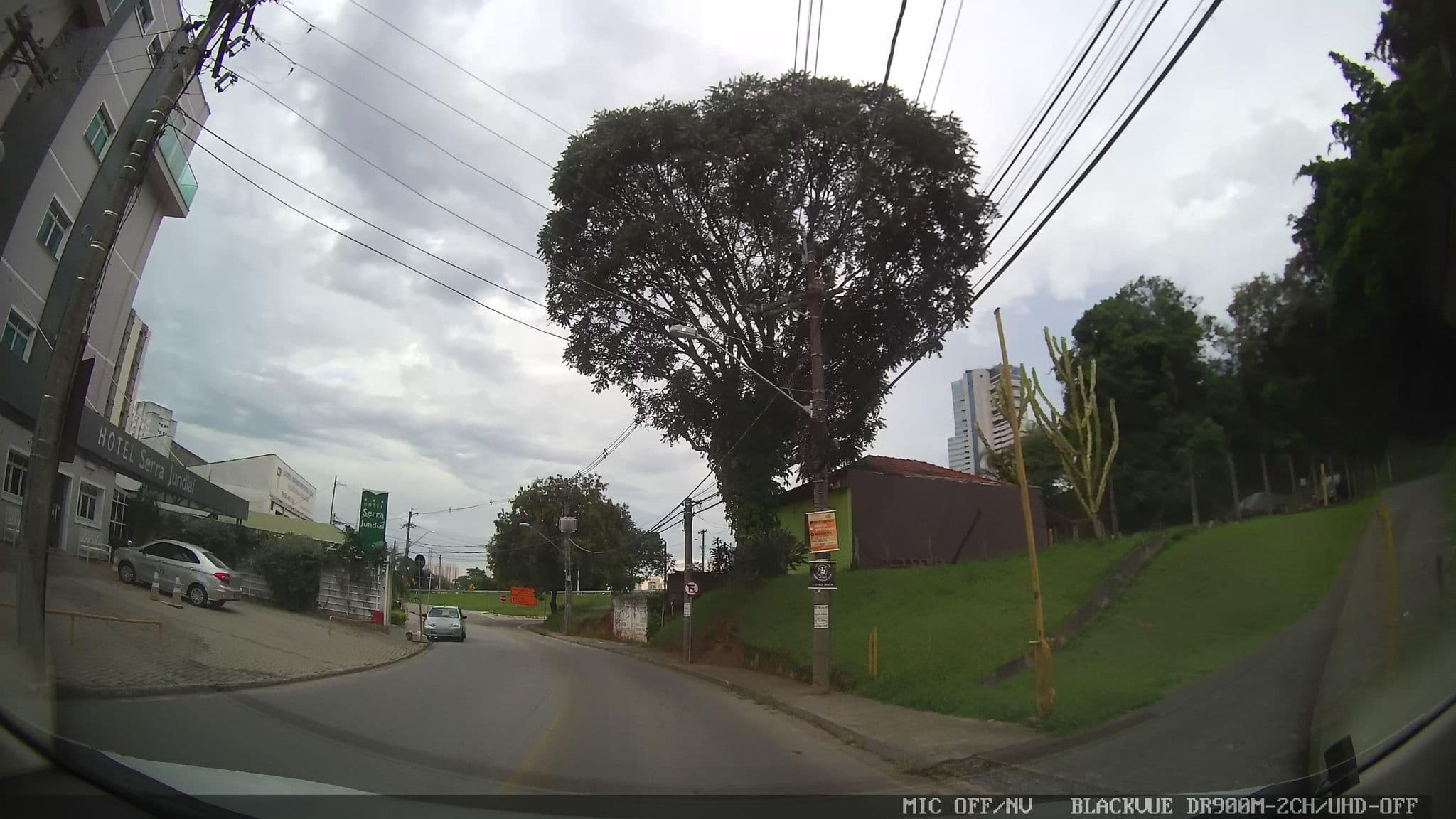 Street view near Hotel Serra de Jundiaí, Jundiaí — © marciosampaio (CC BY-SA · Mapillary)