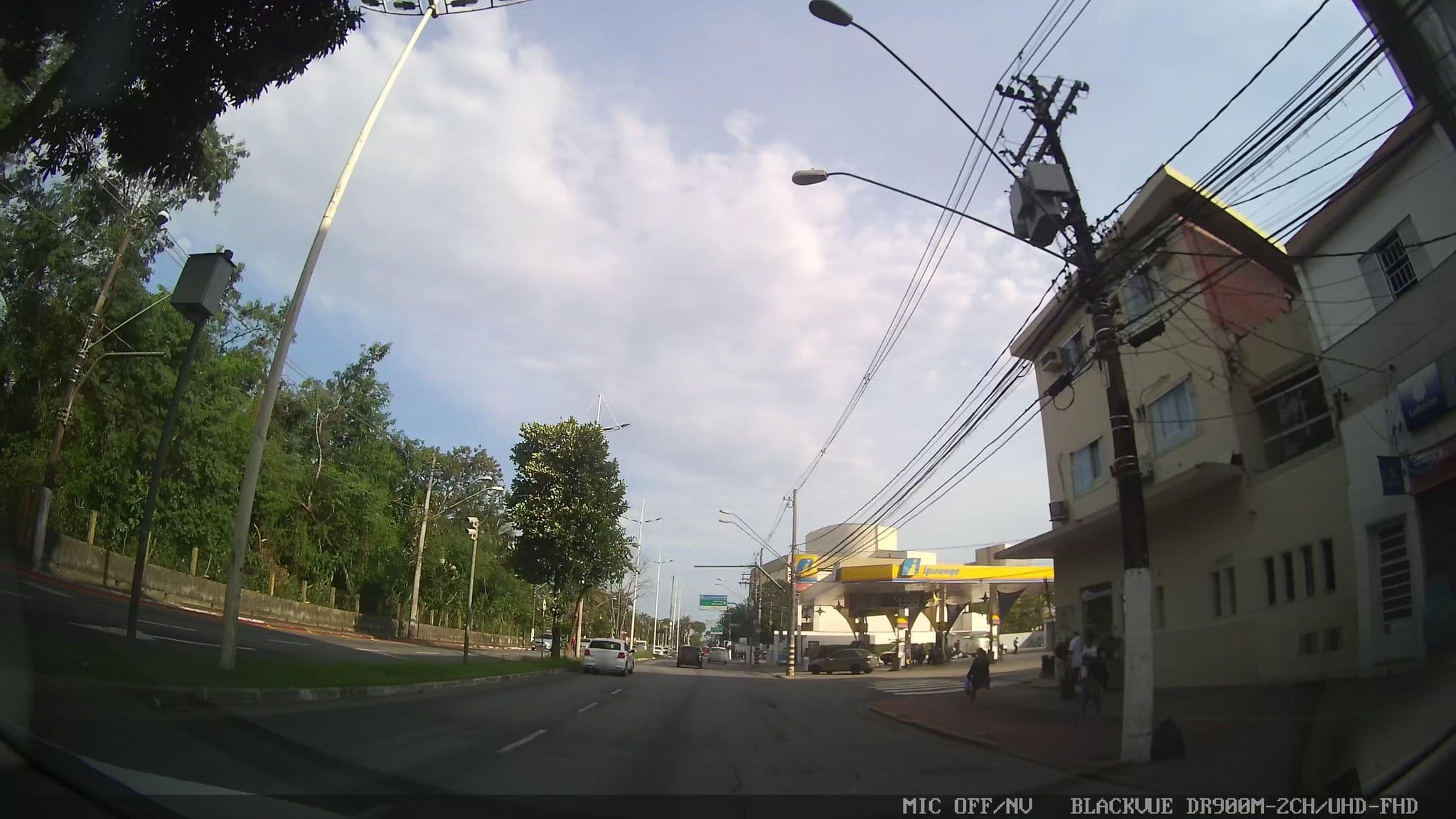 Street view near Hotel Crisbel, Cubatão — © marciosampaio (CC BY-SA · Mapillary)