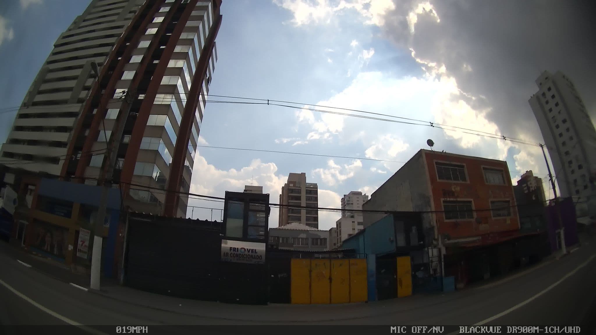 Street view near Comfort Inn, Vila Mariana — © kaart_4 (CC BY-SA · Mapillary)