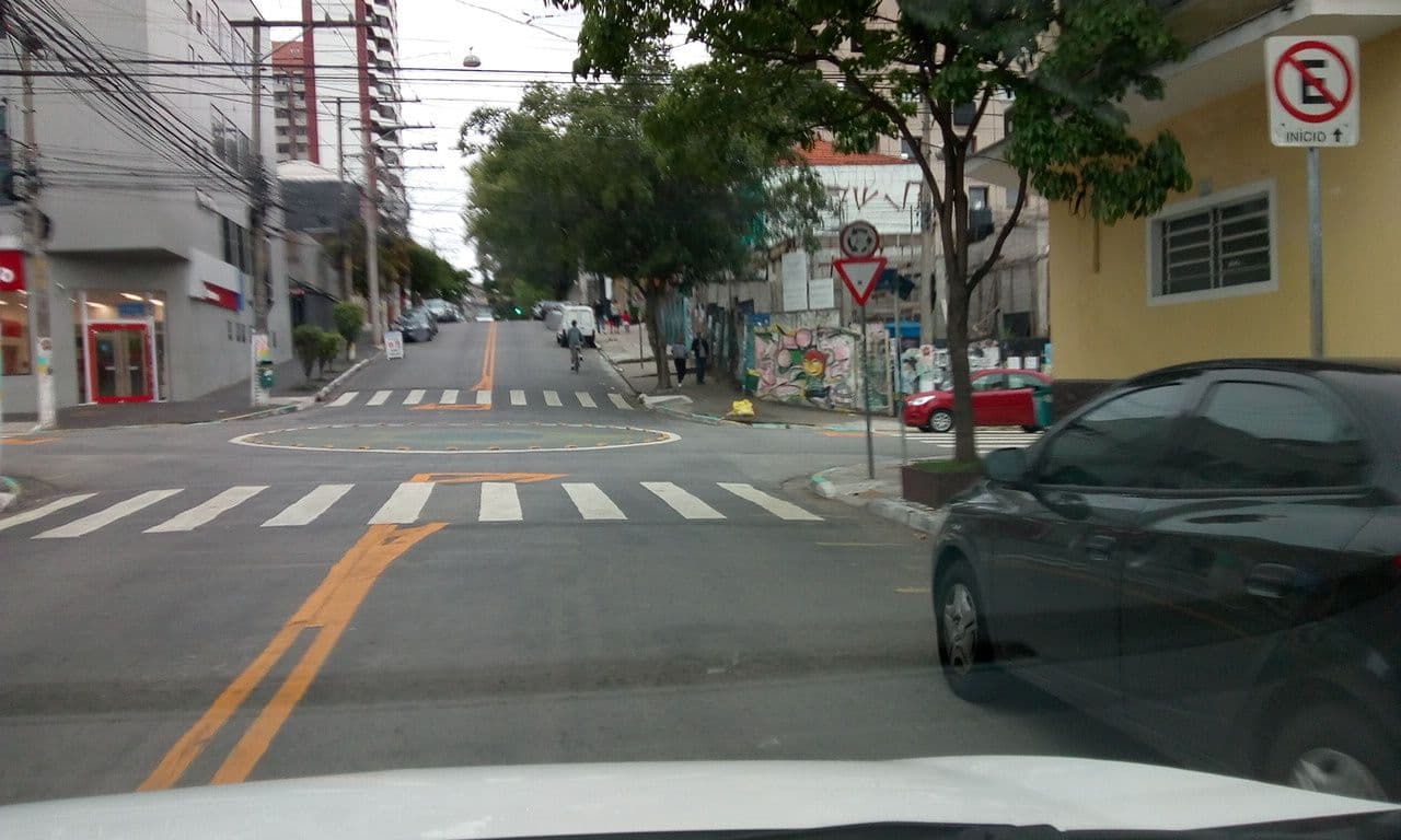 Street view near Hostel Brasil Boutique, Pinheiros — © thierrytelenav (CC BY-SA · Mapillary)