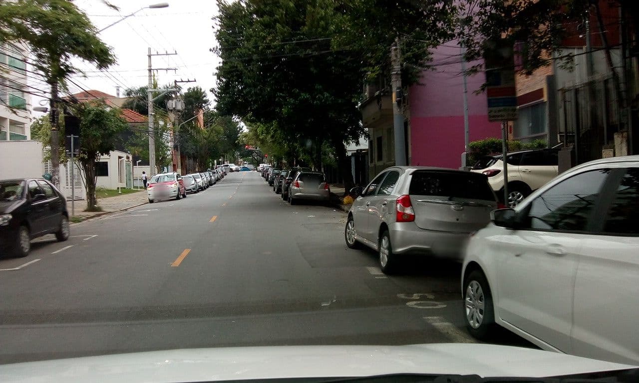 Street view near Guest Urban – Hotel Design – Pinheiros, Pinheiros — © thierrytelenav (CC BY-SA · Mapillary)